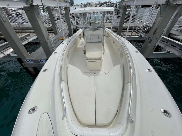 33' Hydra-Sports, Listing Number 100913132, Image No. 3
