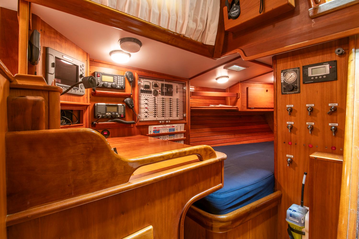 Hinckley-Souwester 51 1993-REGULUS CT-US-9755531 | Thumbnail
