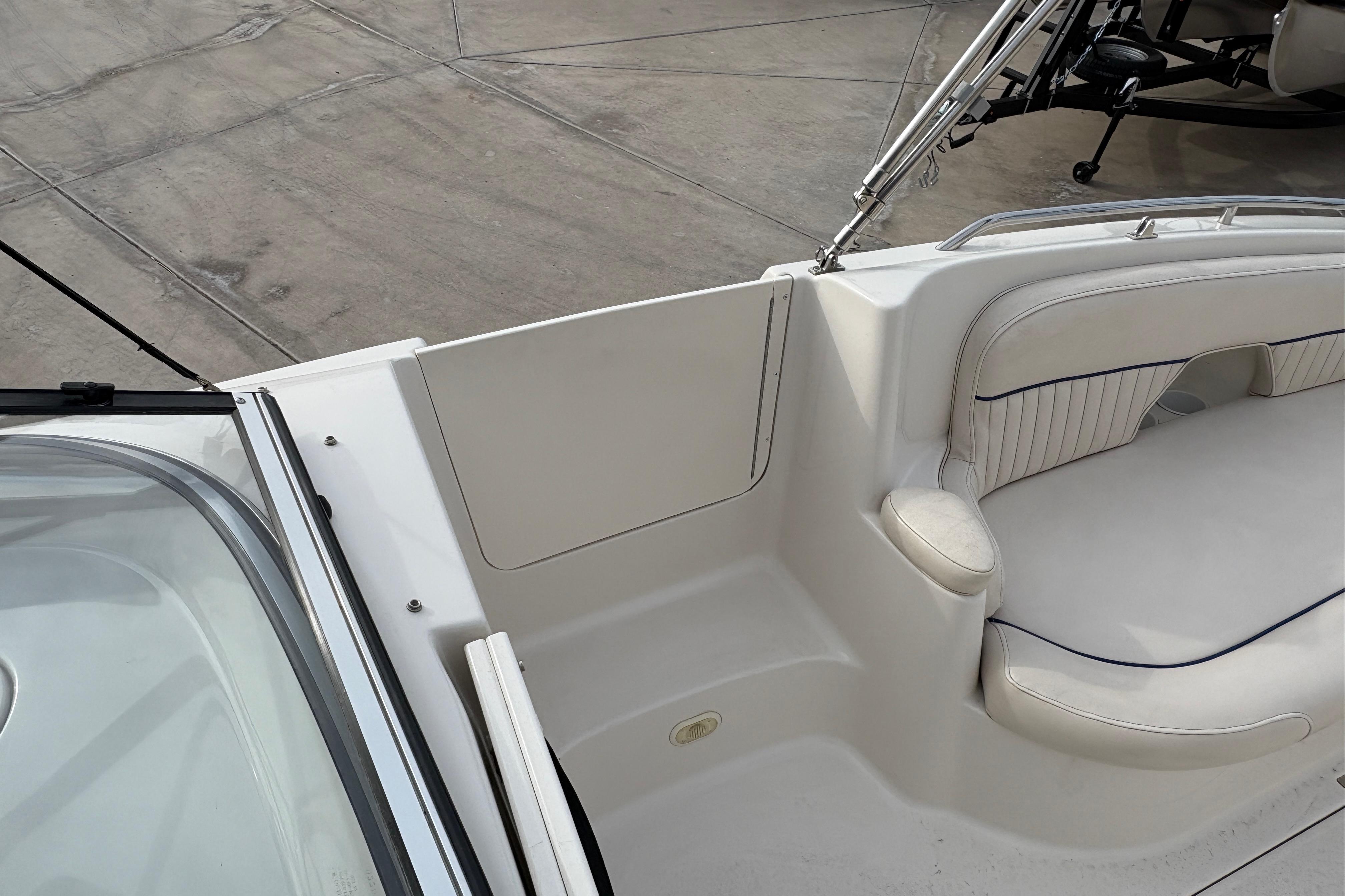 2002 Monterey 240 Explorer Sport #TBRW0406 inventory image at Sun Country Marine Group, Lake Havasu City, AZ