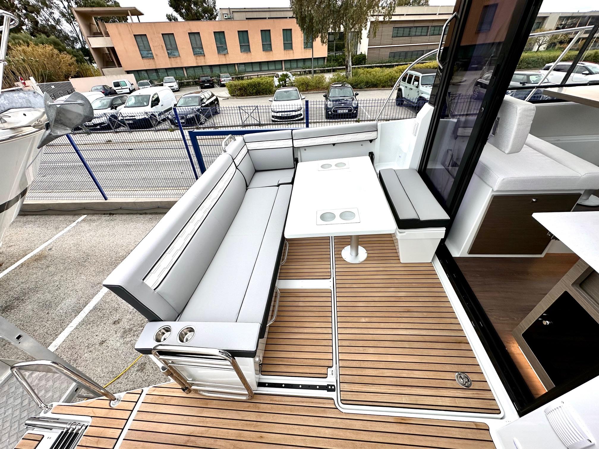 Jeanneau Merry Fisher 895
