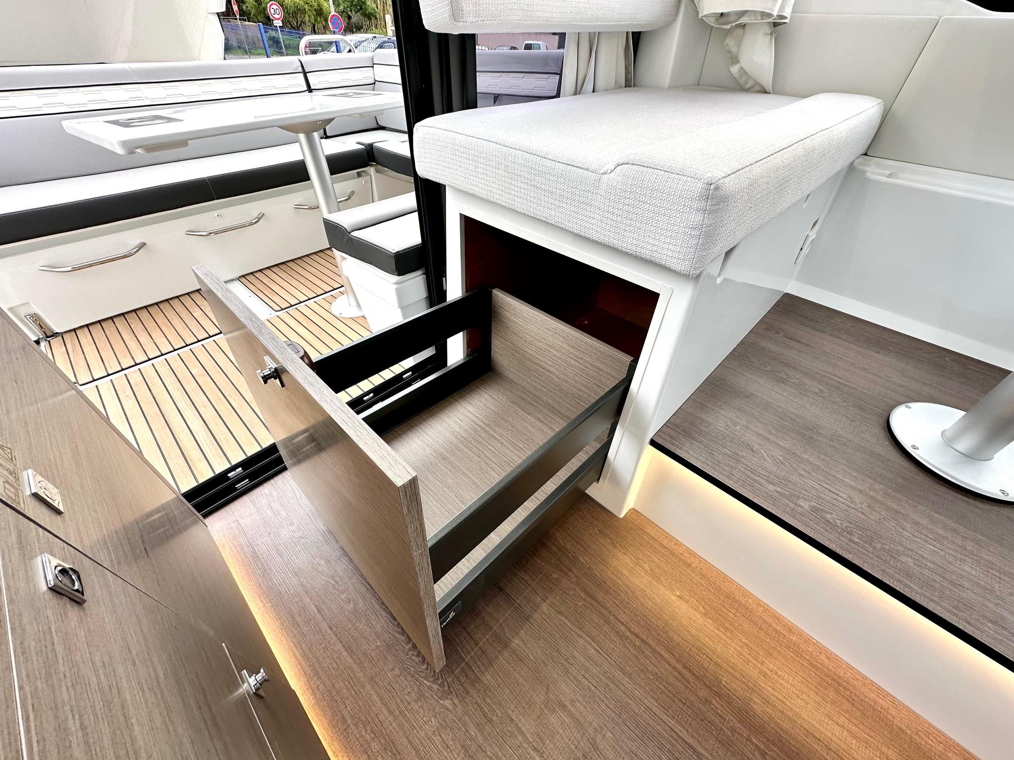 Jeanneau Merry Fisher 895