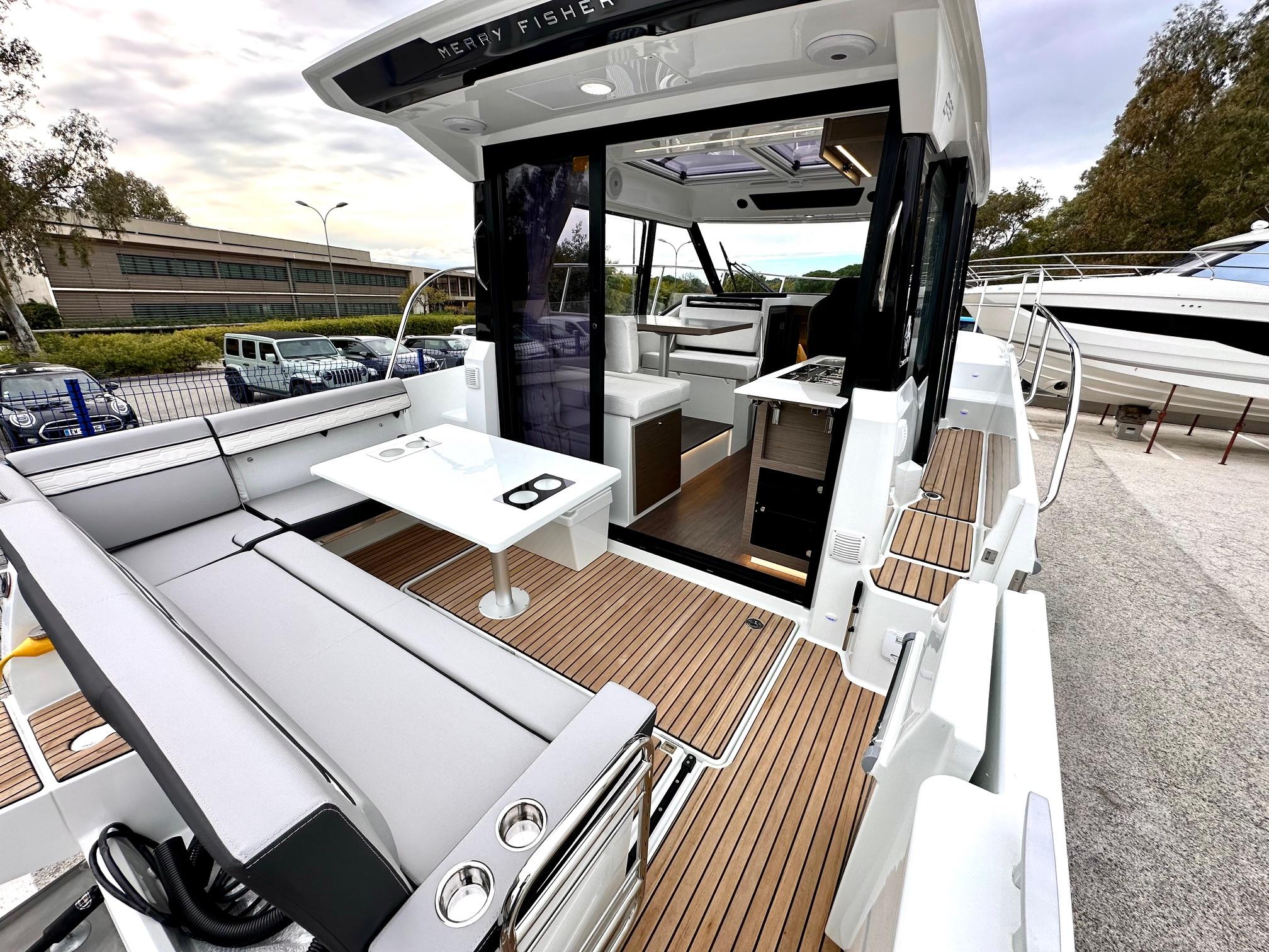 Jeanneau Merry Fisher 895