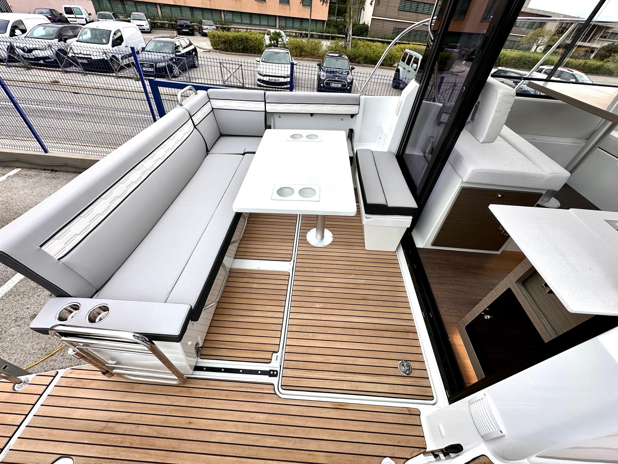 Jeanneau Merry Fisher 895