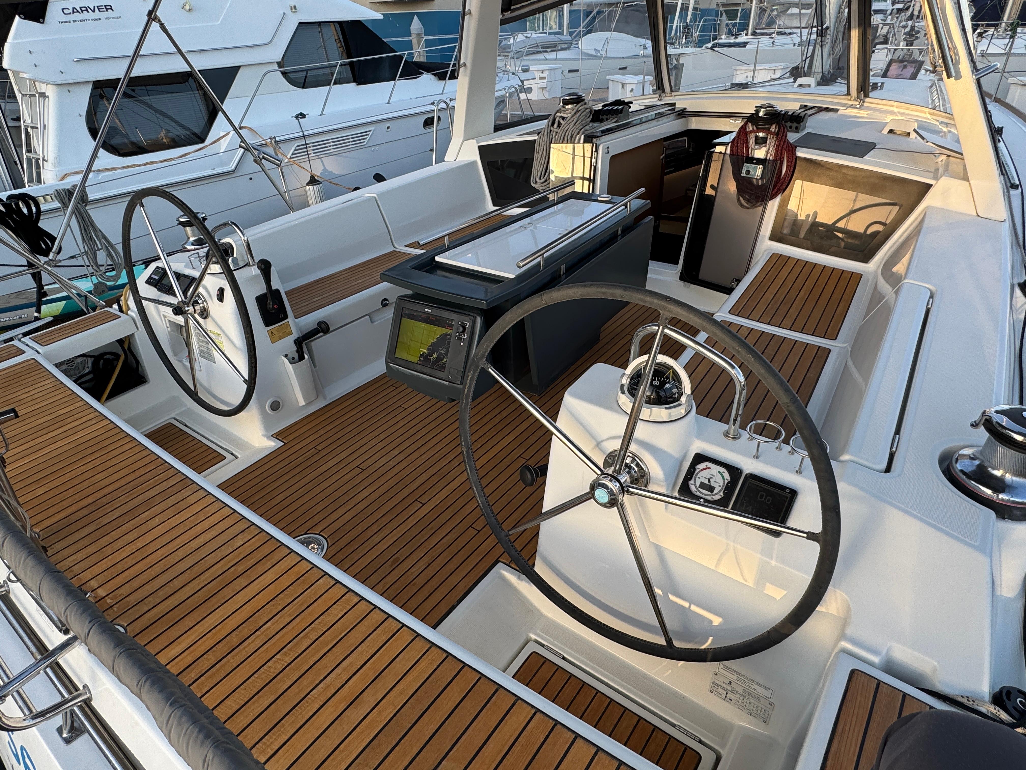 Yacht Photos Pics