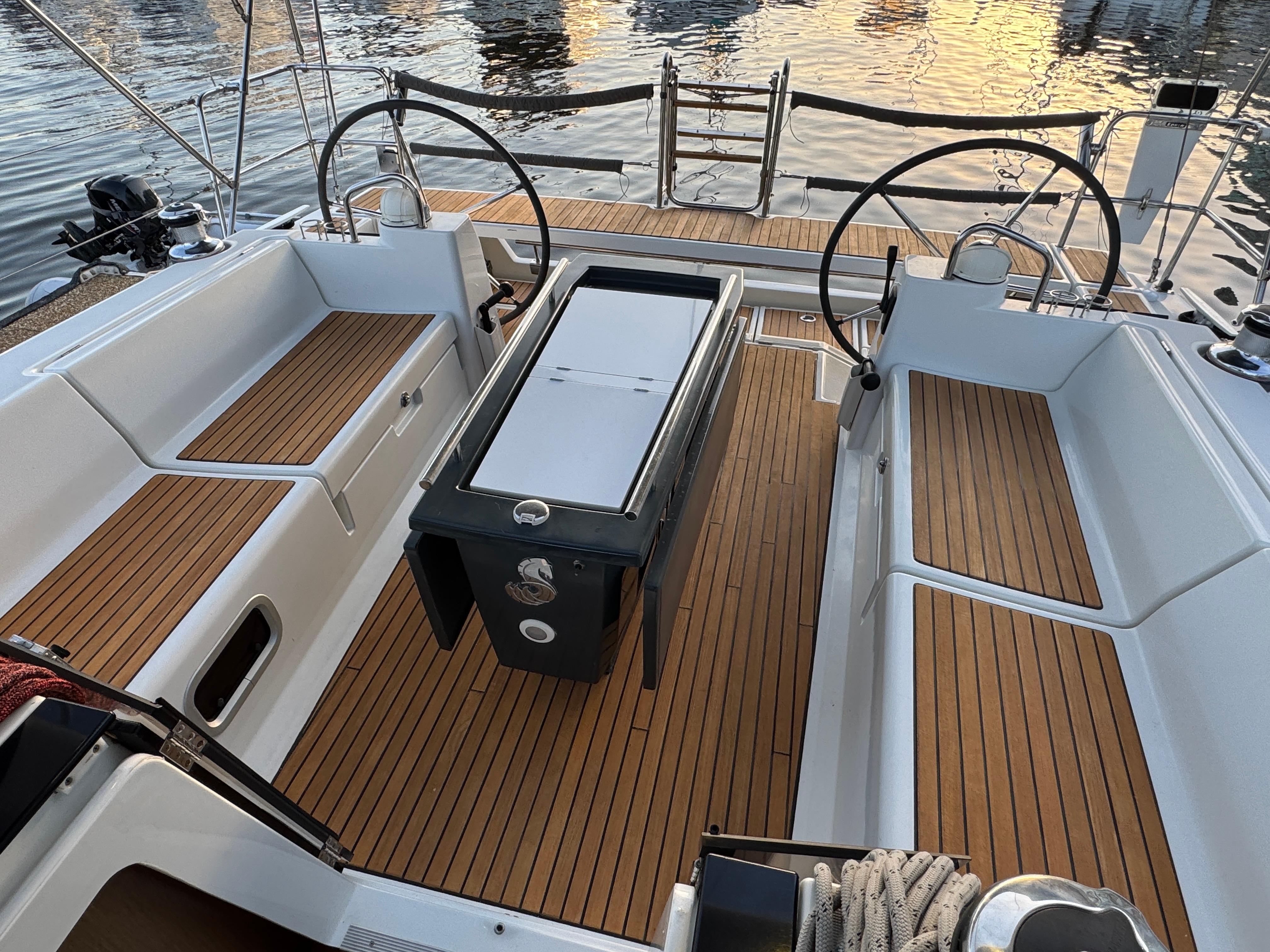 Yacht Photos Pics