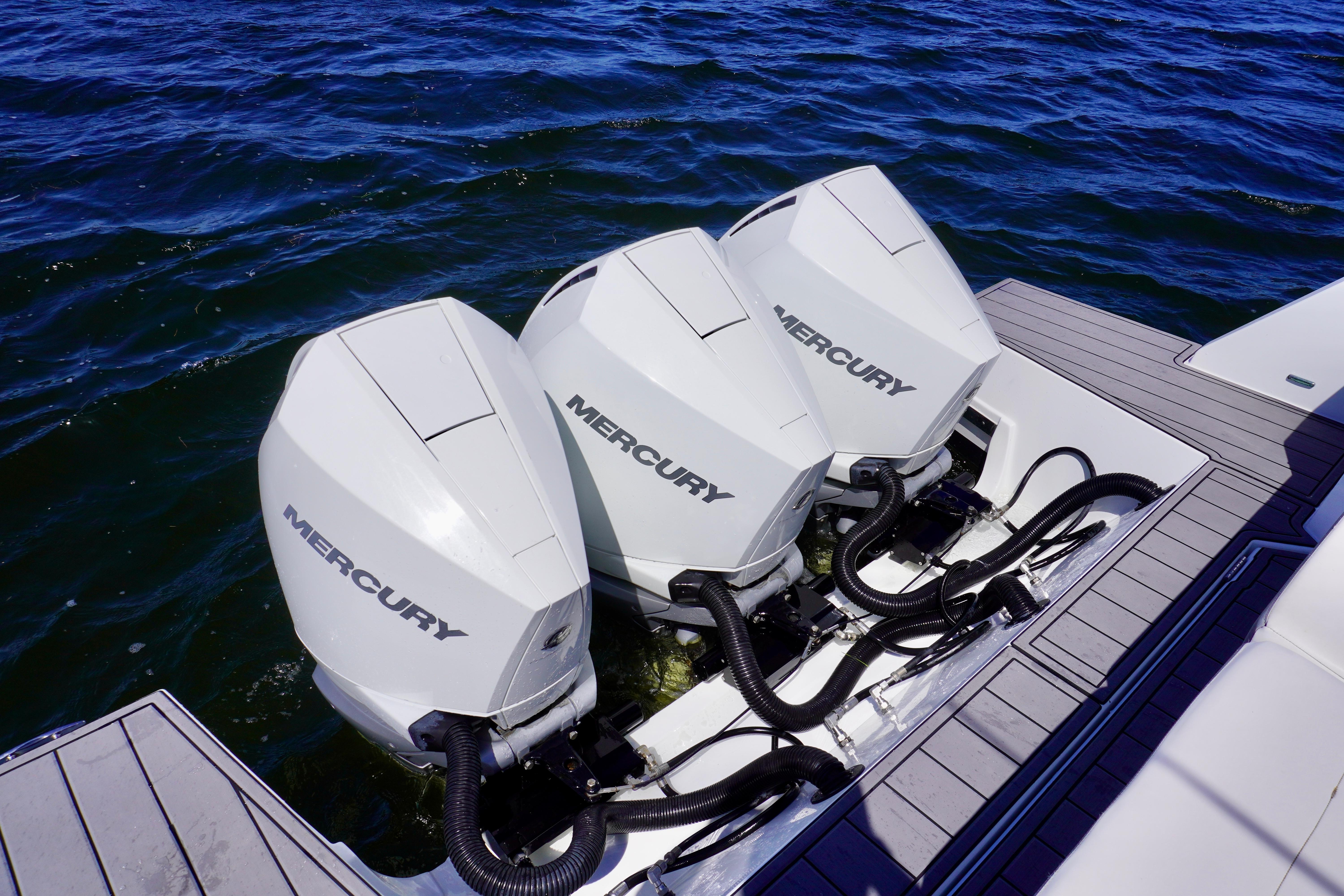 2023-cruisers-yachts-38-gls-ob--power-9775540-20250429101911325-1_XLARGE