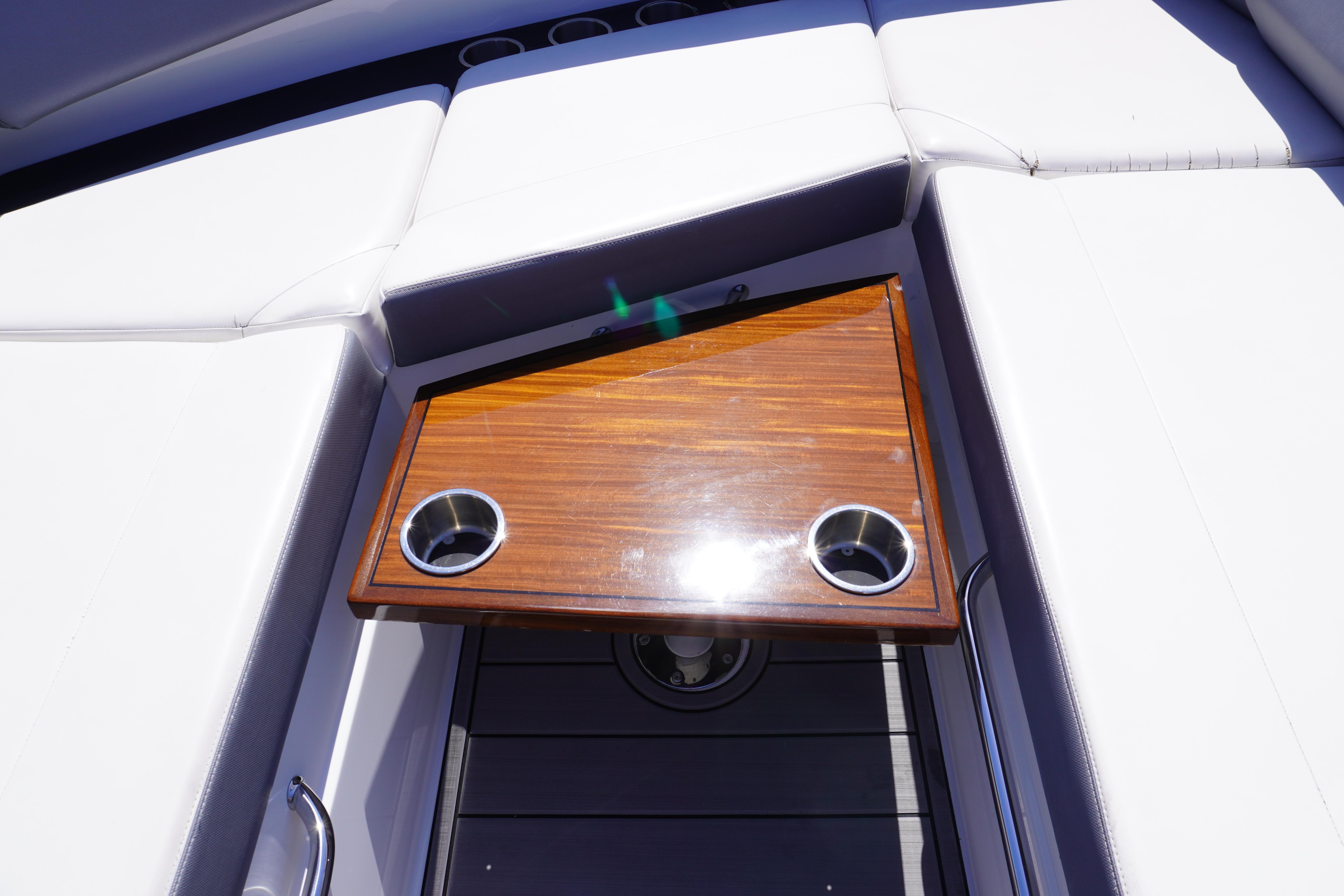 2023-cruisers-yachts-38-gls-ob--power-9775540-20250429101958955-1_XLARGE