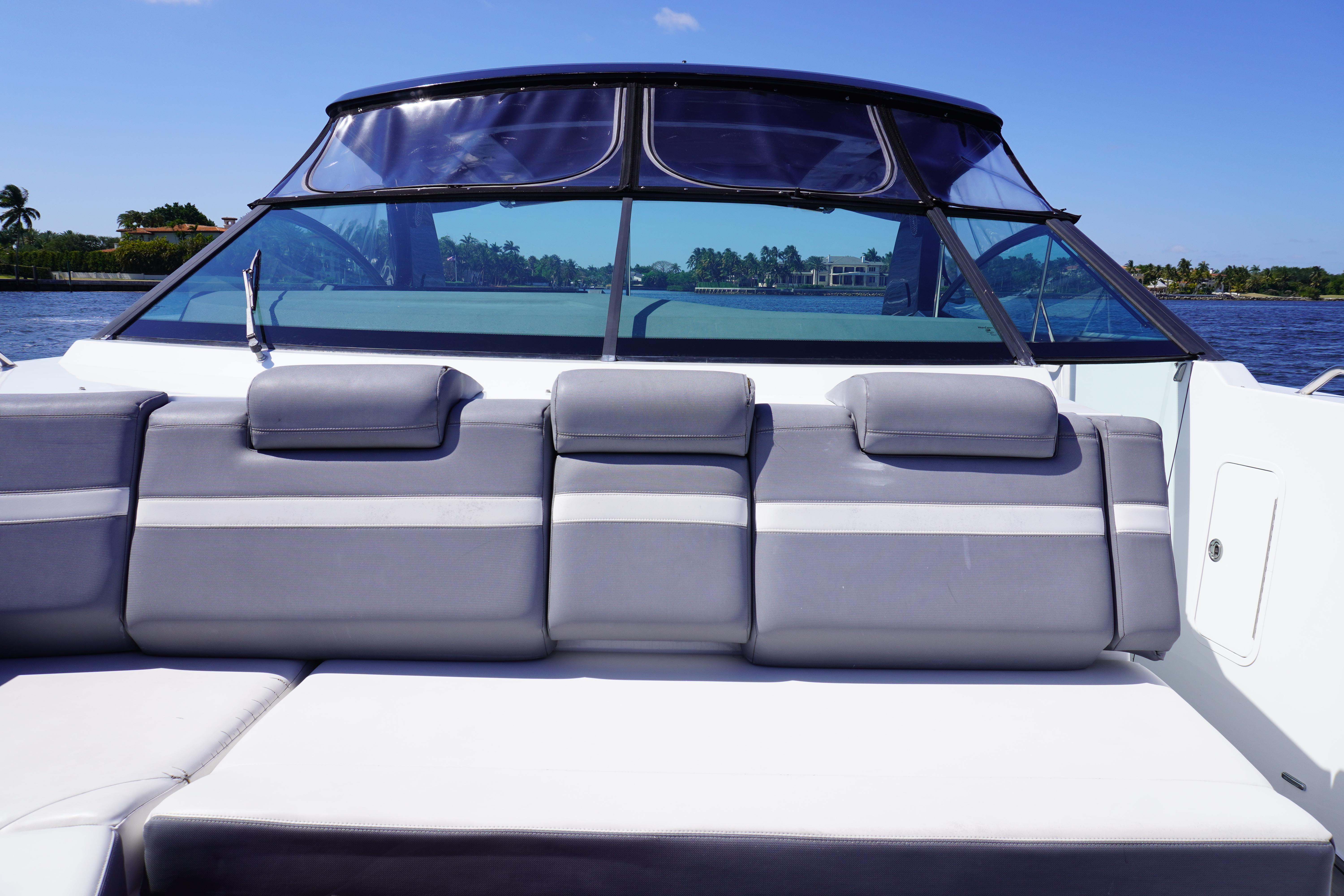 2023-cruisers-yachts-38-gls-ob--power-9775540-20250429102003323-1_XLARGE