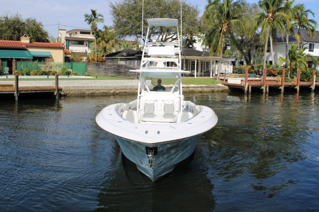 Invincible 42 Justice - Exterior Profile