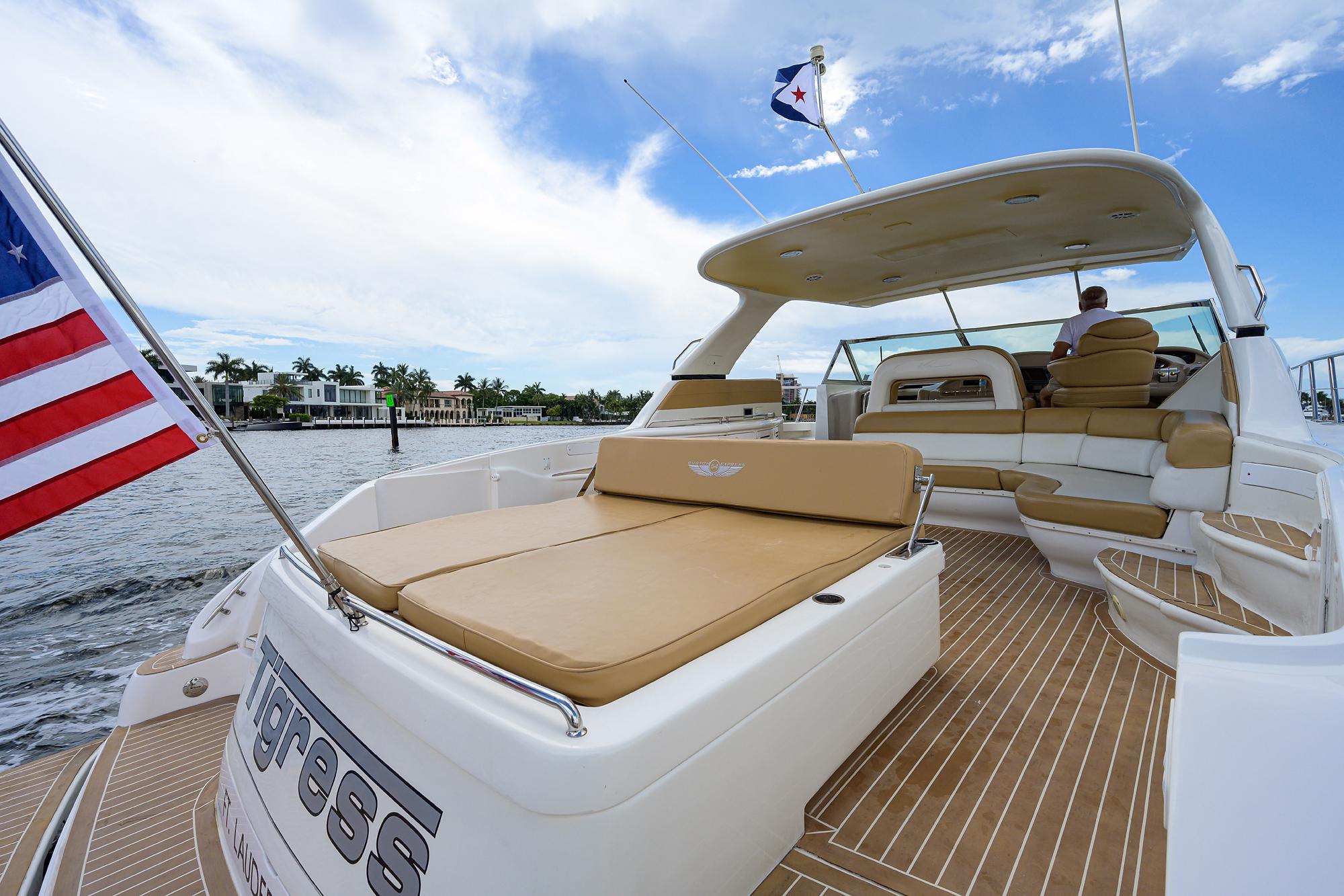 Sea Ray 54 Tigress - Deck area/Sunpad