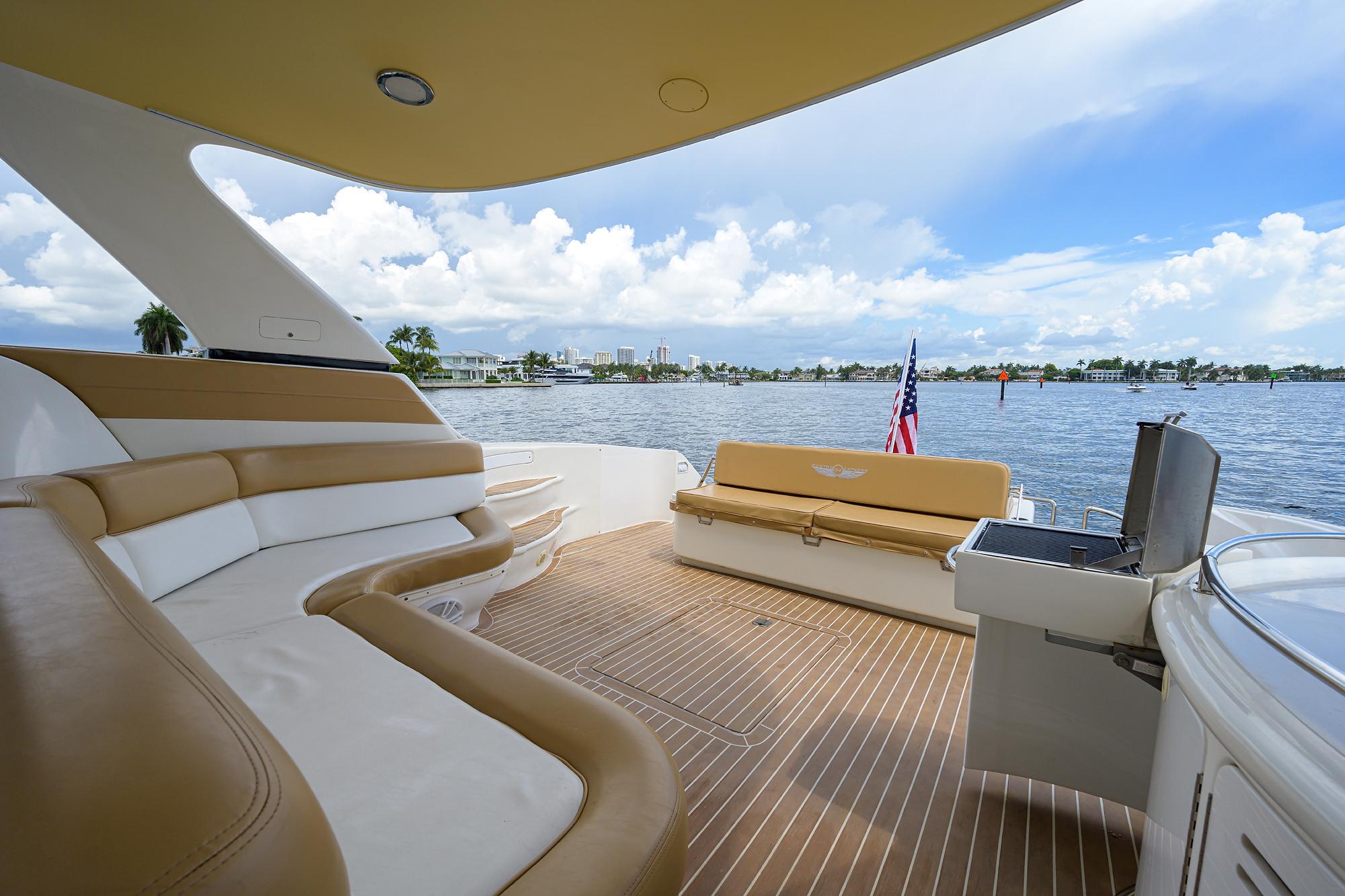 Sea Ray 54 Tigress - Cockpit seating