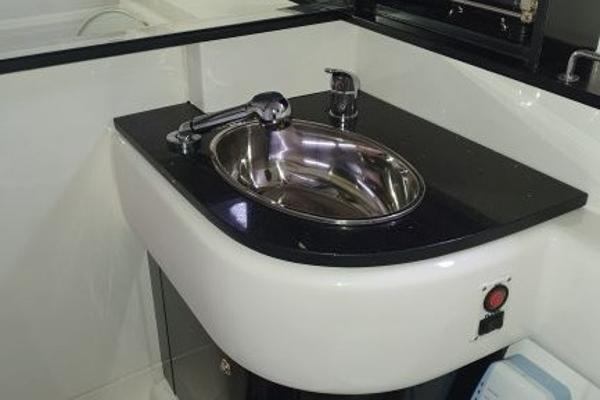 2004 Sealine S42
