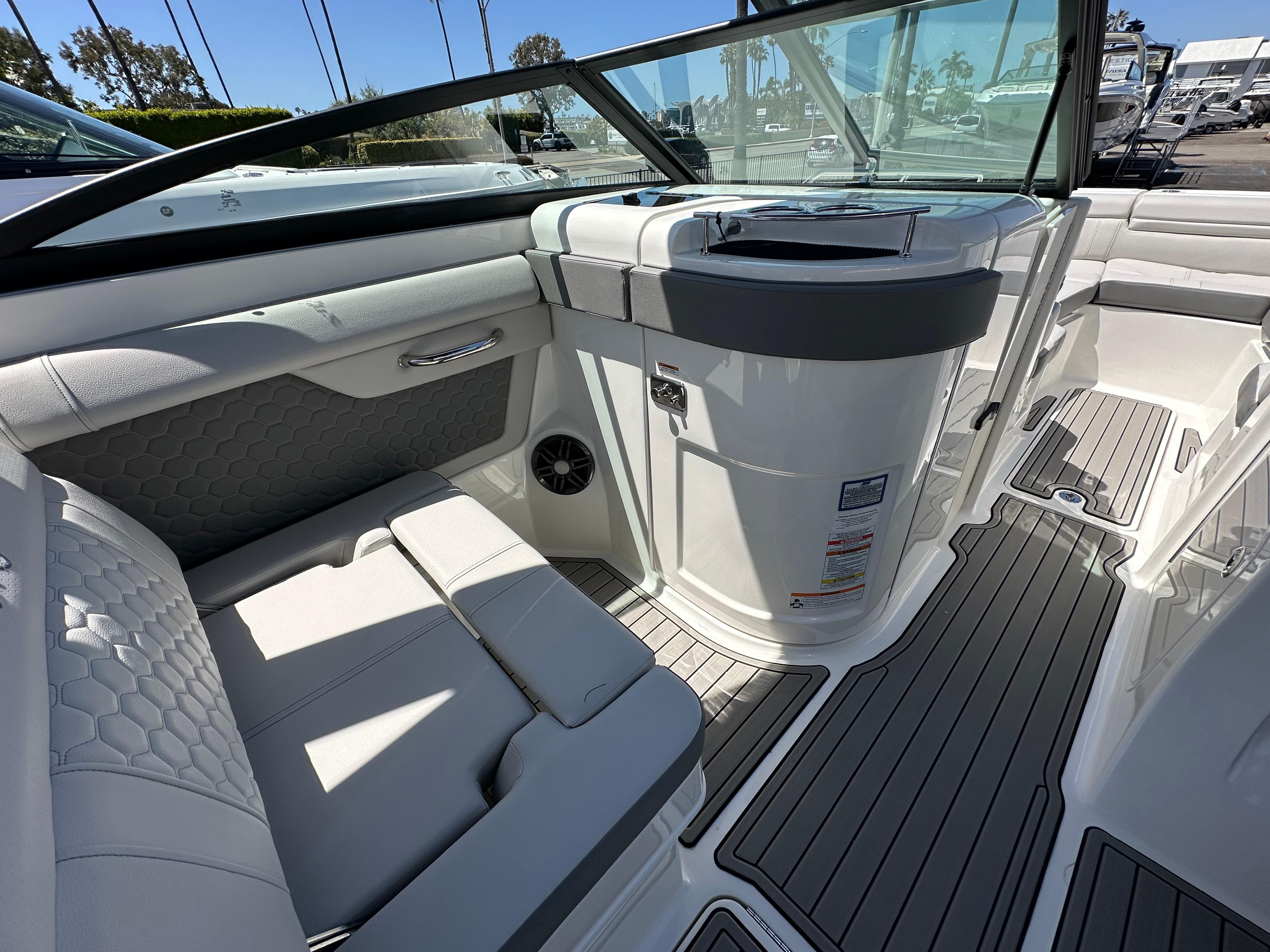 2024 Sea Ray SDX 270 Outboard #TBBB1884A inventory image at Sun Country Marine Group, Newport Beach 2024 Sea Ray SDX 270 Outboard #TBBB1884A inventory image at Sun Country Marine Group, Newport Beach
