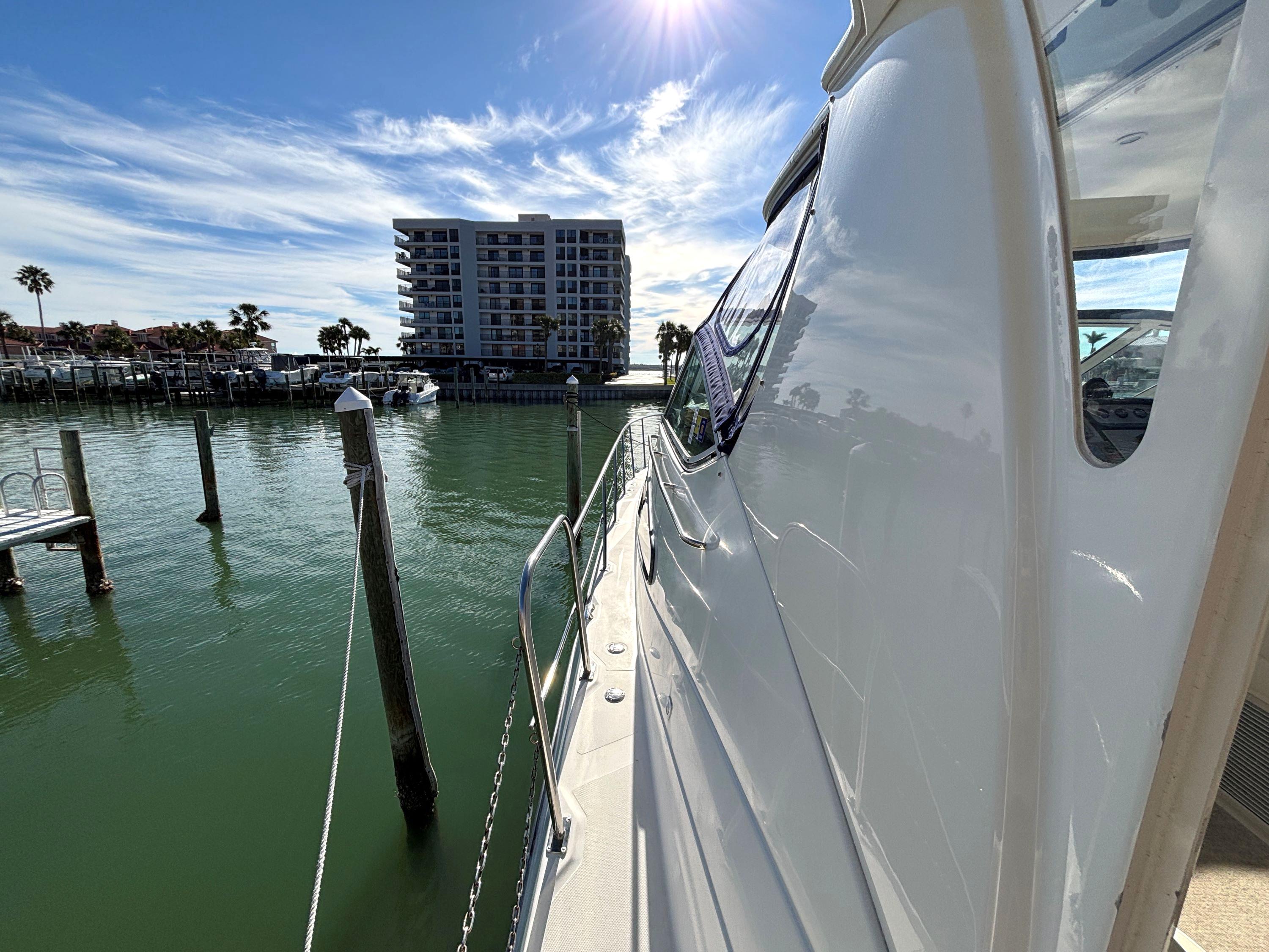 2006-cruisers-yachts-415-express-motoryacht-power-9695557-20250308060317755-1_XLARGE