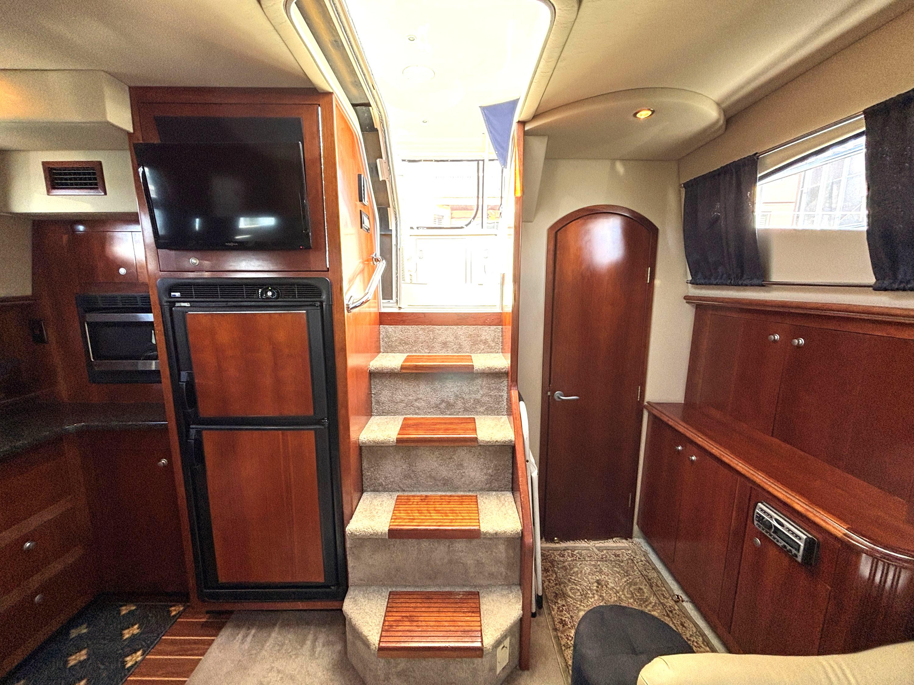 2006-cruisers-yachts-415-express-motoryacht-power-9695557-20250308060428412-1_XLARGE