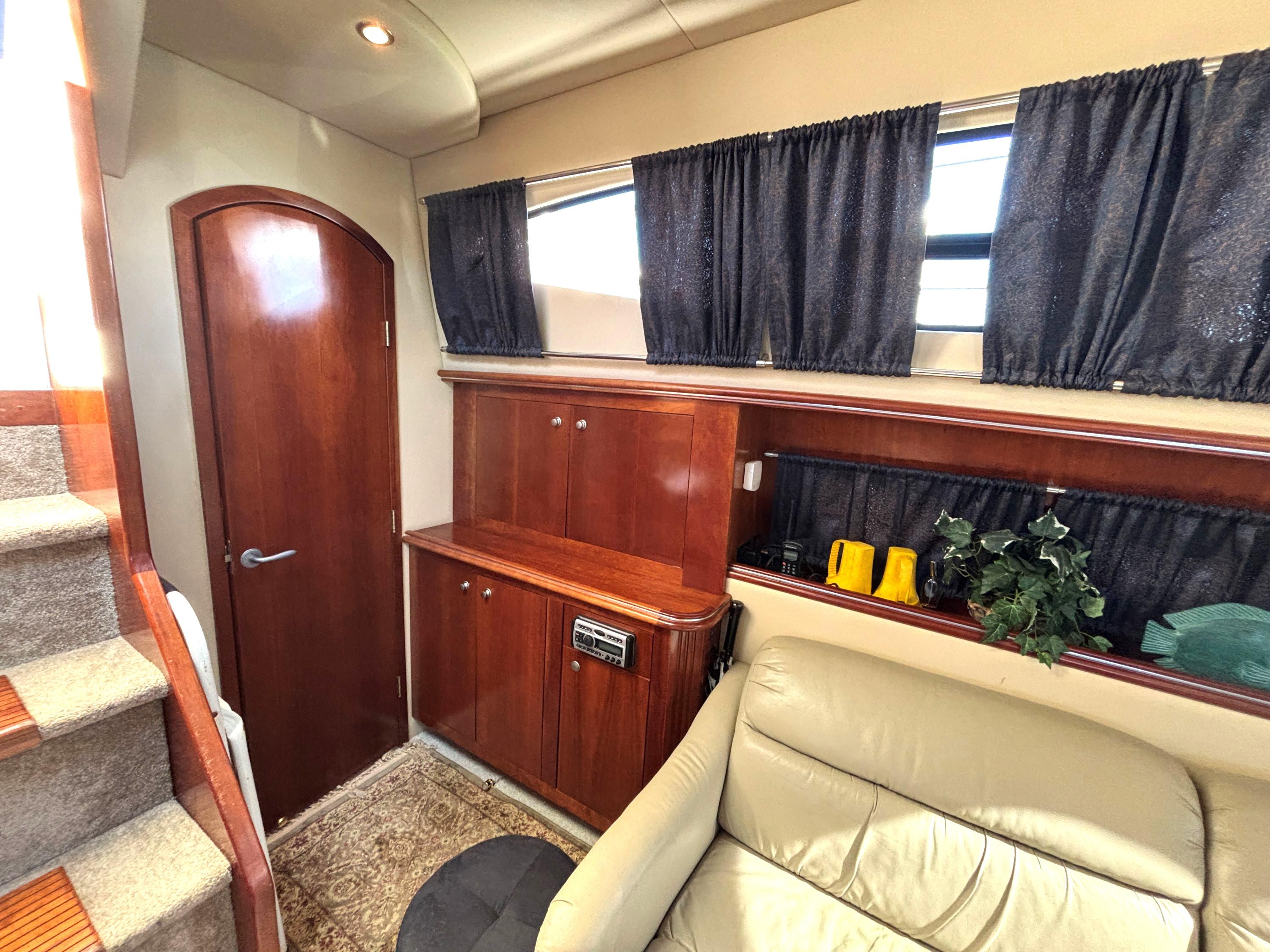 2006-cruisers-yachts-415-express-motoryacht-power-9695557-20250308060435035-1_XLARGE