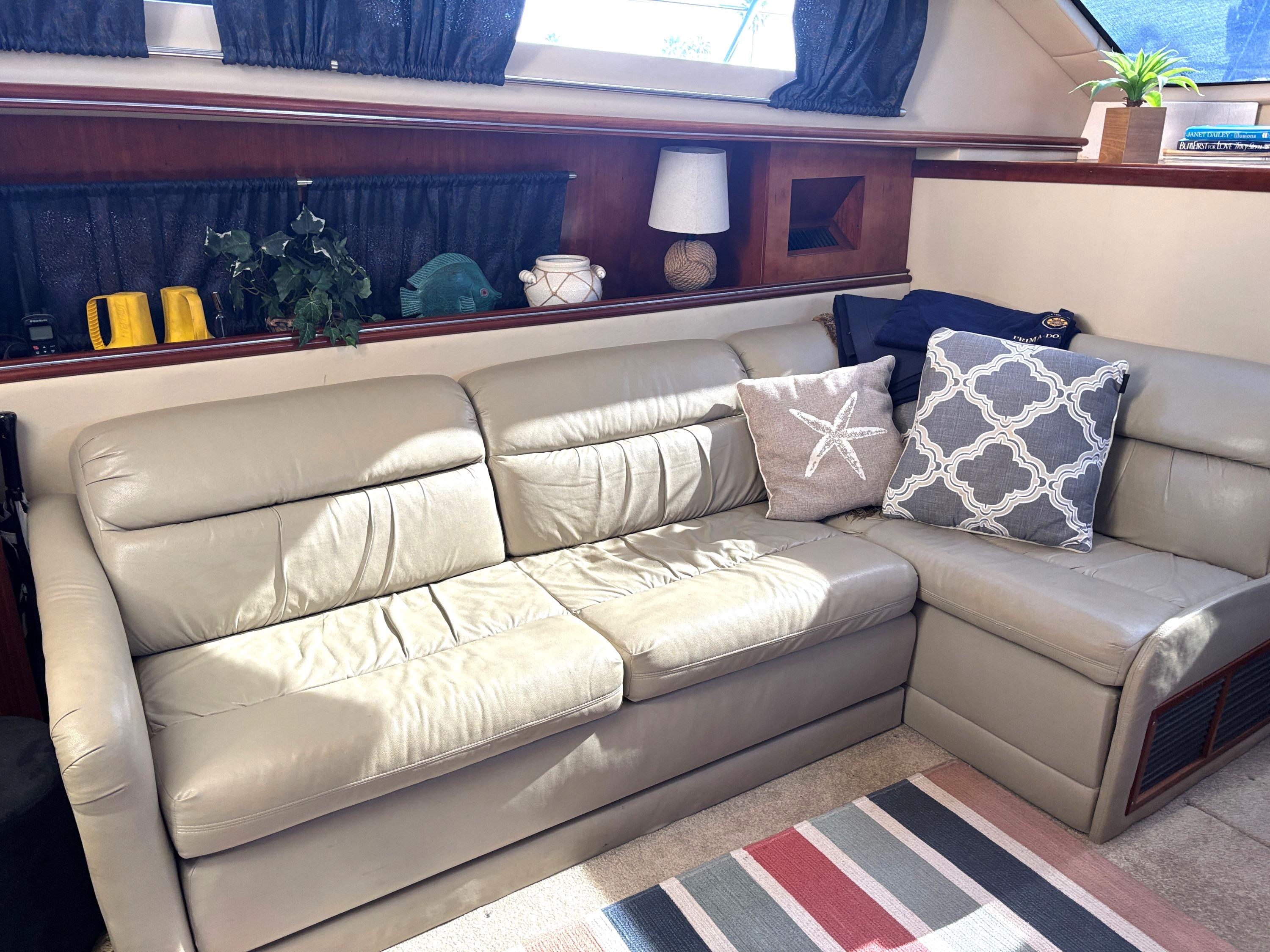 2006-cruisers-yachts-415-express-motoryacht-power-9695557-20250308060447187-1_XLARGE