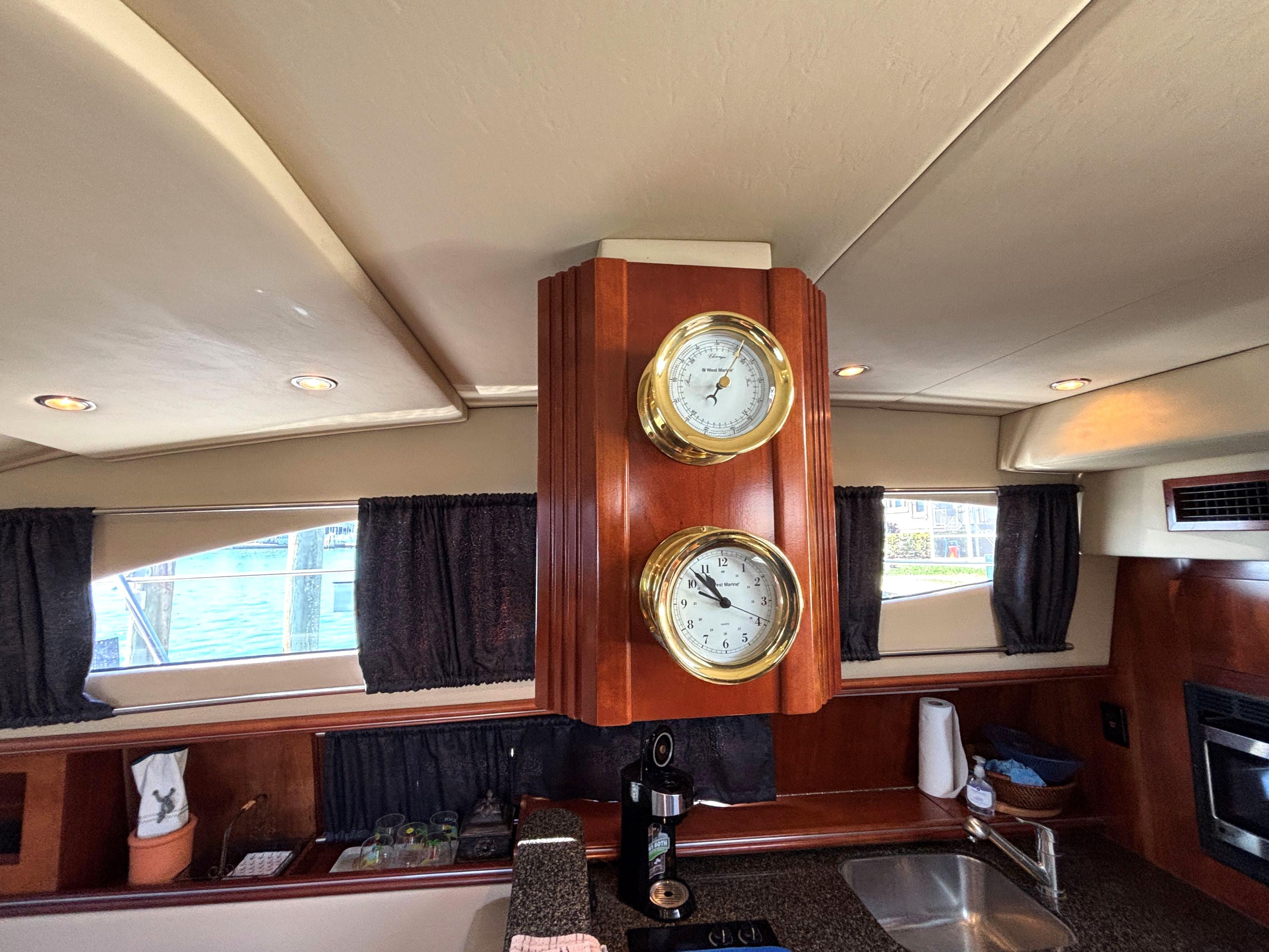 2006-cruisers-yachts-415-express-motoryacht-power-9695557-20250308060515080-1_XLARGE