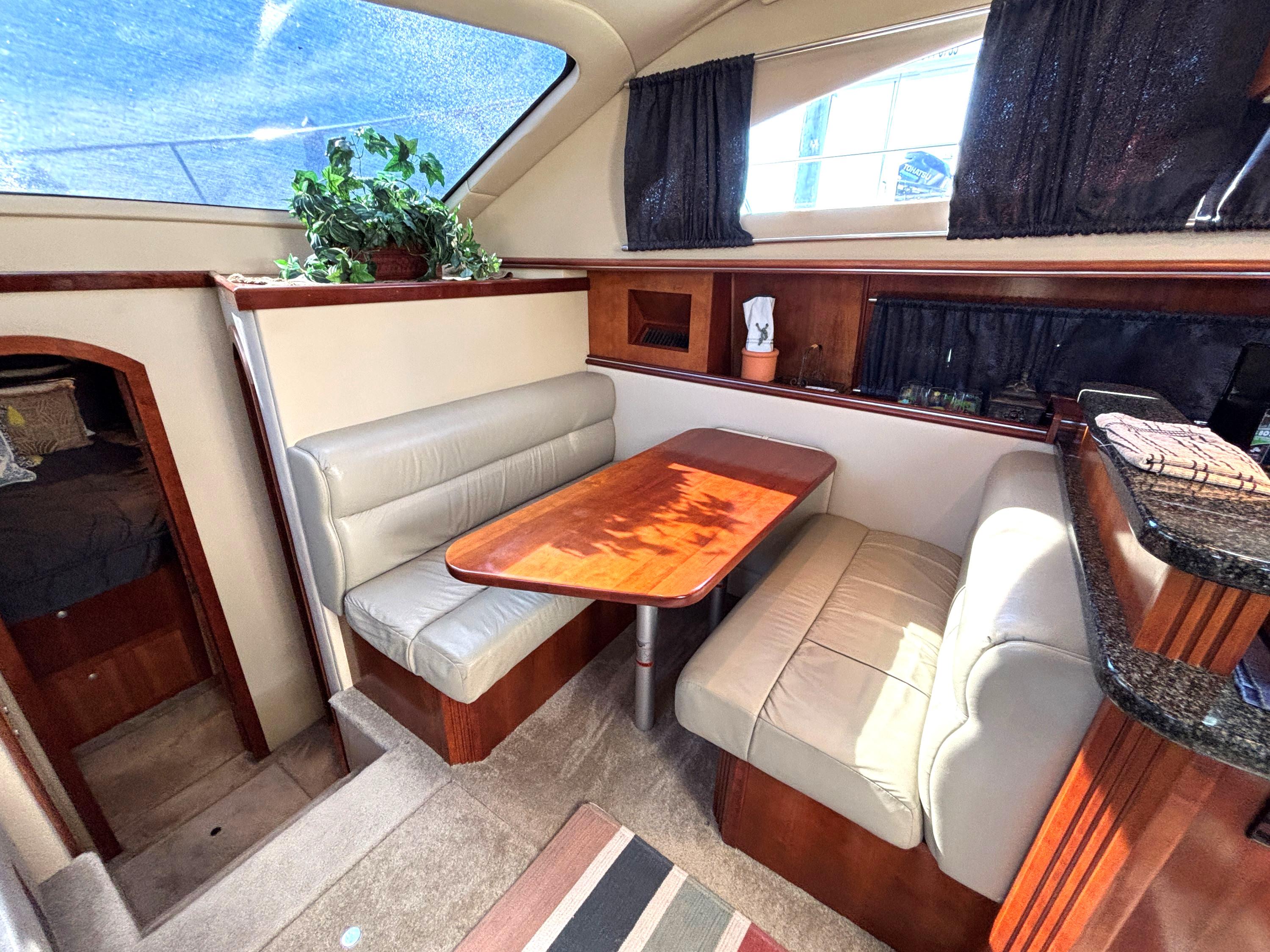 2006-cruisers-yachts-415-express-motoryacht-power-9695557-20250308060519524-1_XLARGE