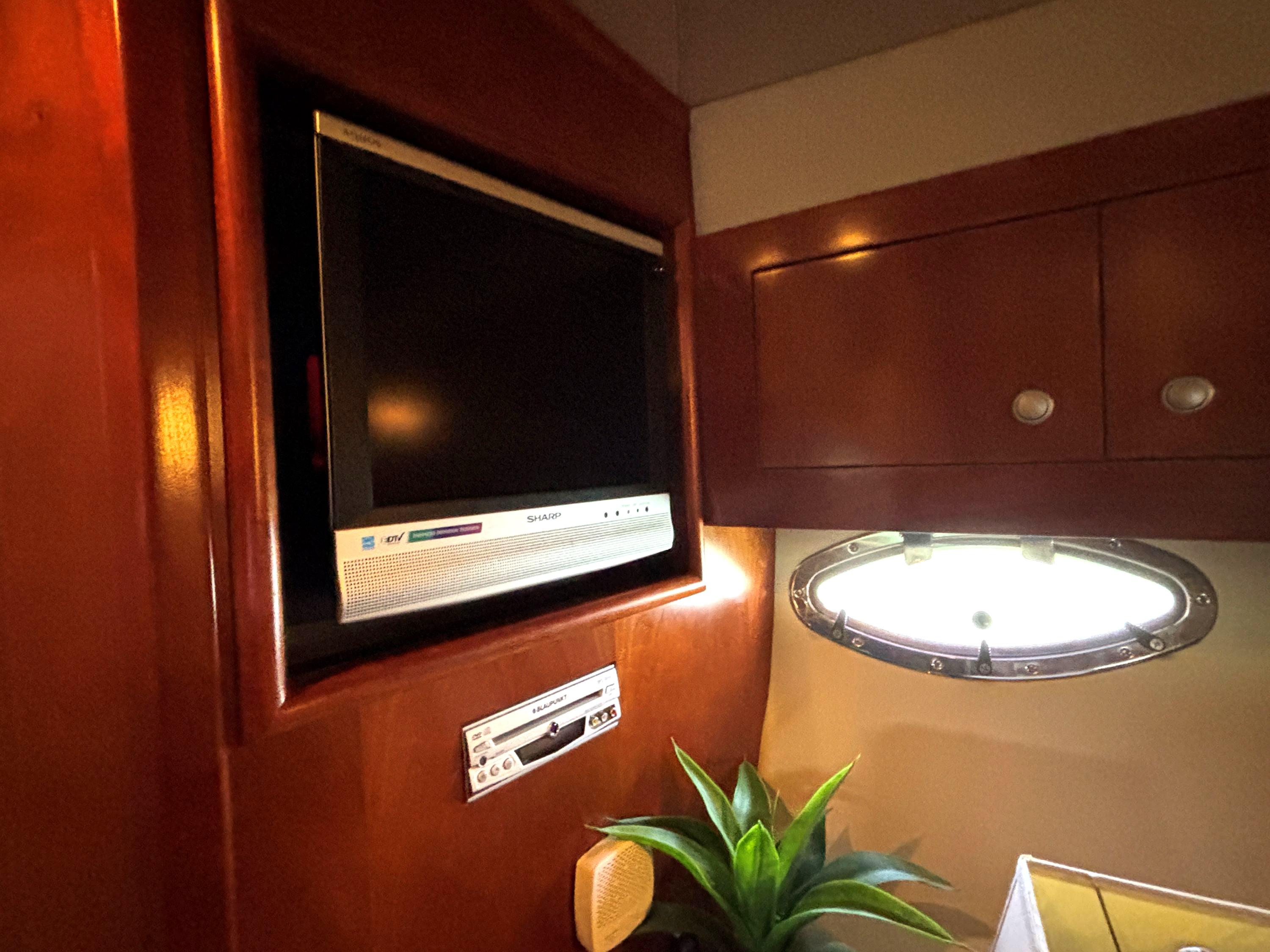 2006-cruisers-yachts-415-express-motoryacht-power-9695557-20250308060535829-1_XLARGE