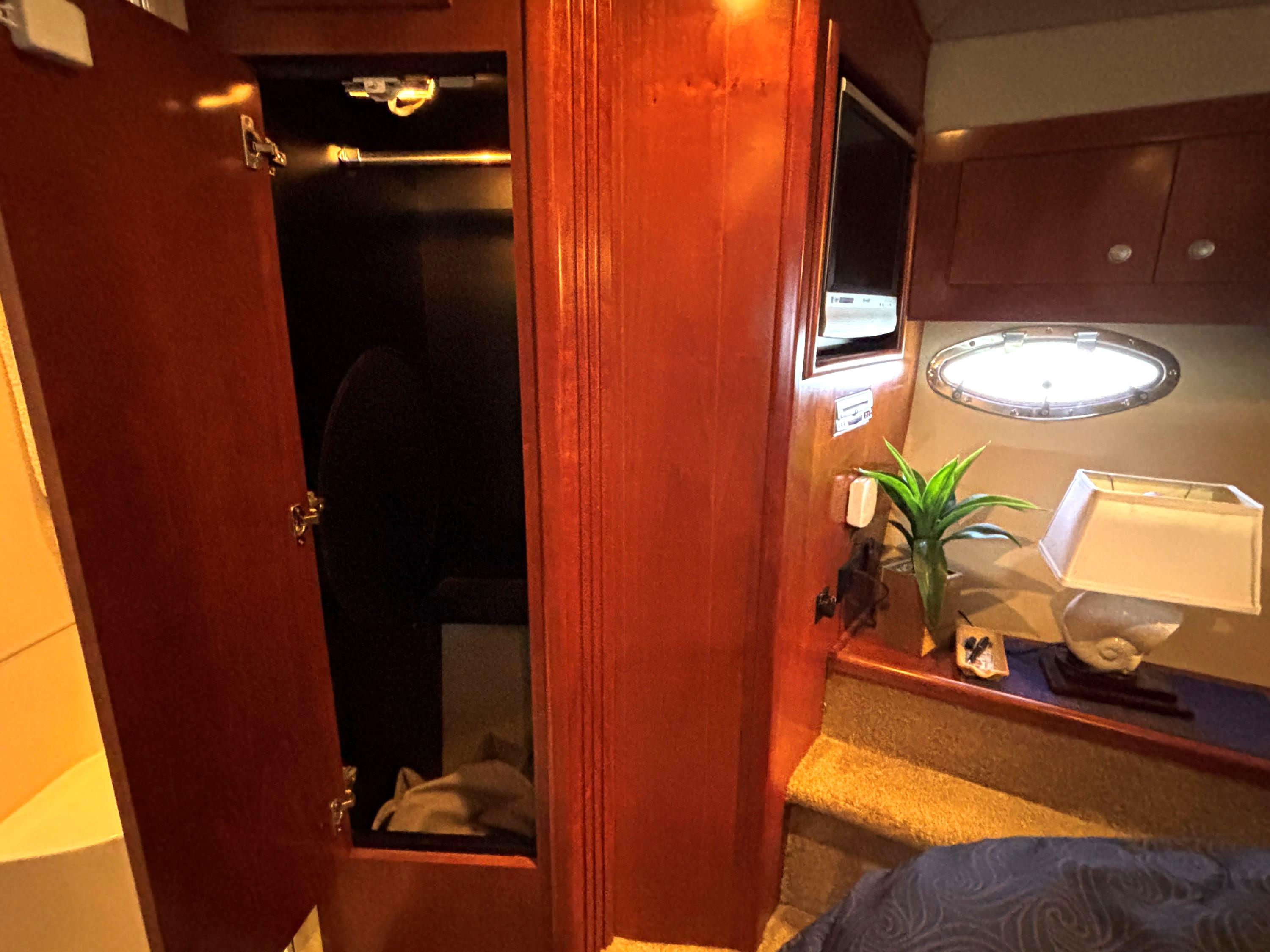 2006-cruisers-yachts-415-express-motoryacht-power-9695557-20250308060538641-1_XLARGE