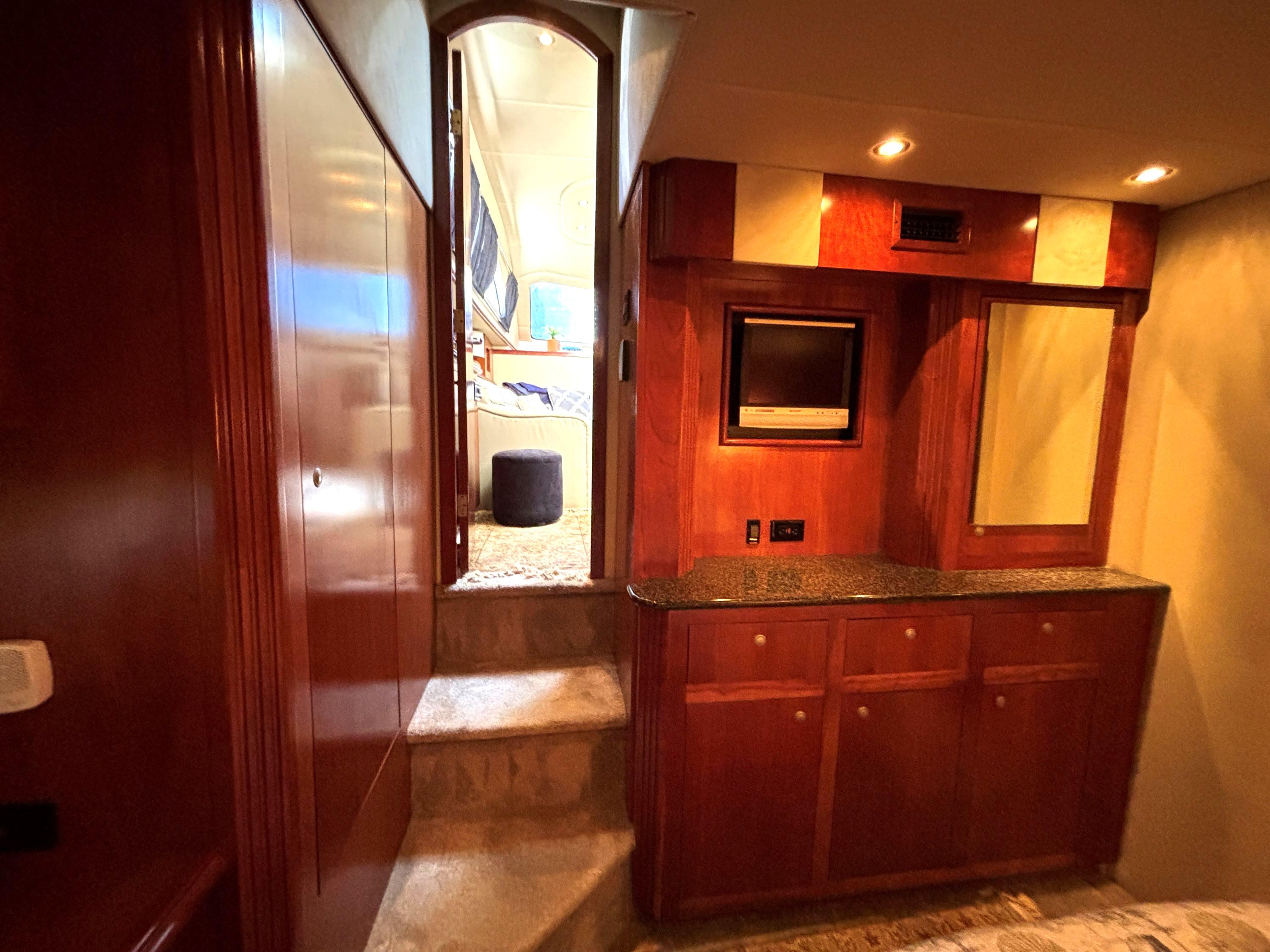 2006-cruisers-yachts-415-express-motoryacht-power-9695557-20250308060602092-1_XLARGE