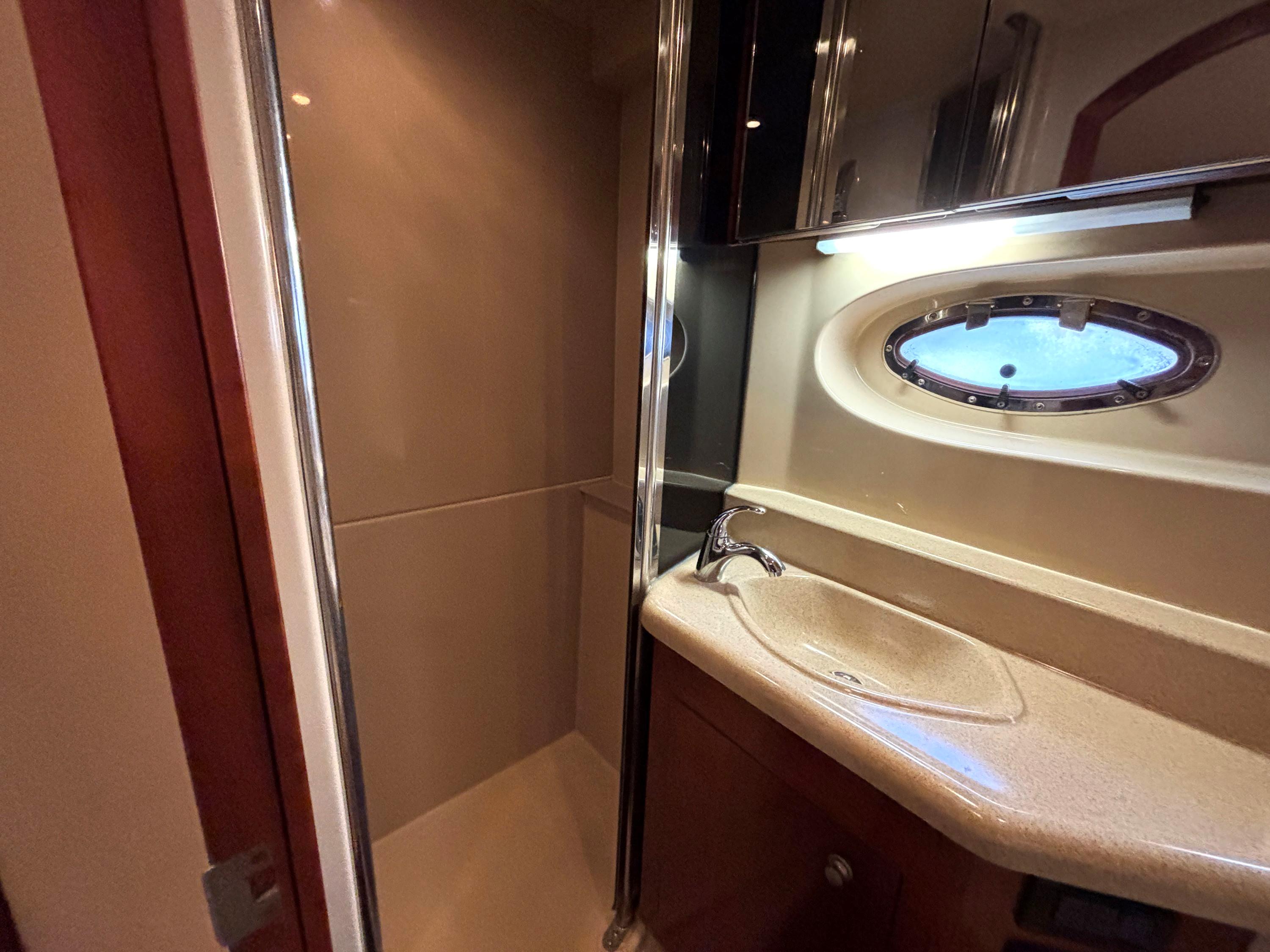 2006-cruisers-yachts-415-express-motoryacht-power-9695557-20250308060612946-1_XLARGE