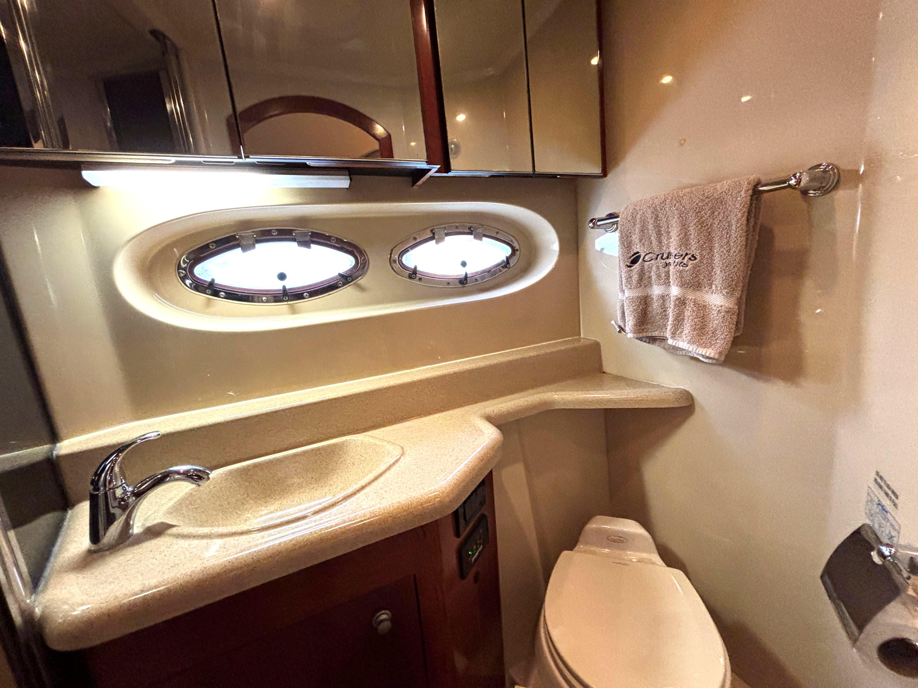 2006-cruisers-yachts-415-express-motoryacht-power-9695557-20250308060616170-1_XLARGE