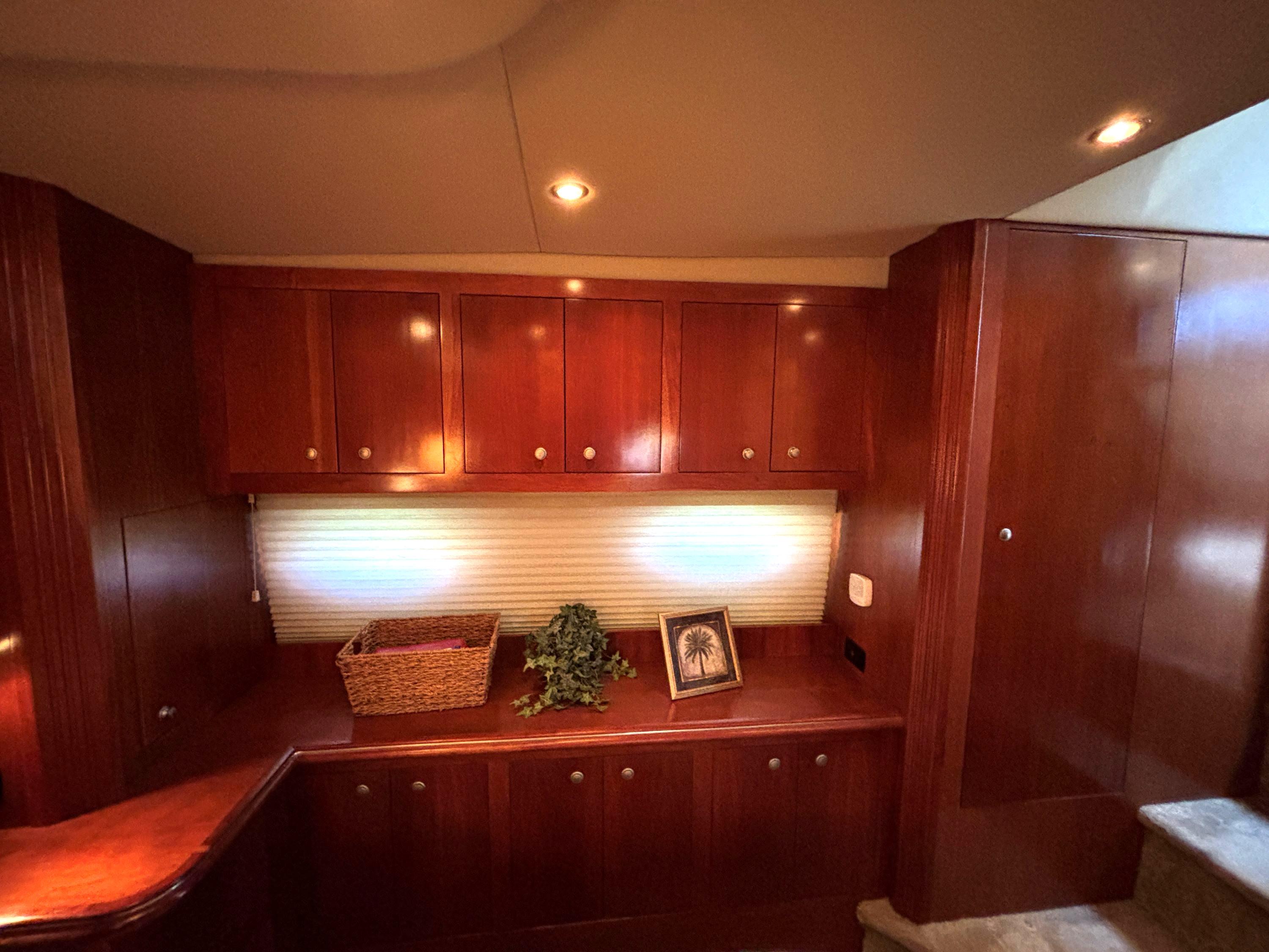 2006-cruisers-yachts-415-express-motoryacht-power-9695557-20250308060619911-1_XLARGE