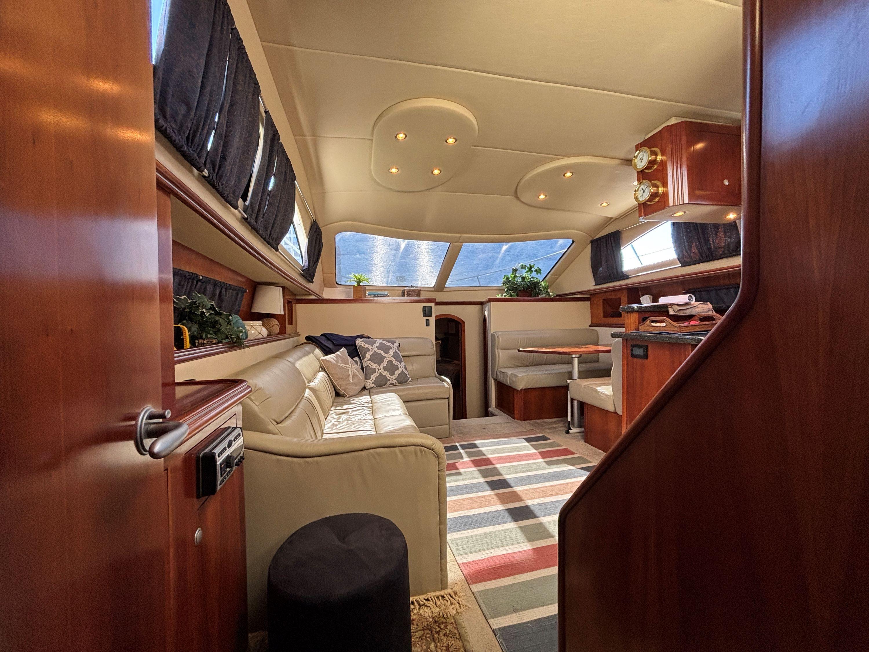 2006-cruisers-yachts-415-express-motoryacht-power-9695557-20250308060625576-1_XLARGE