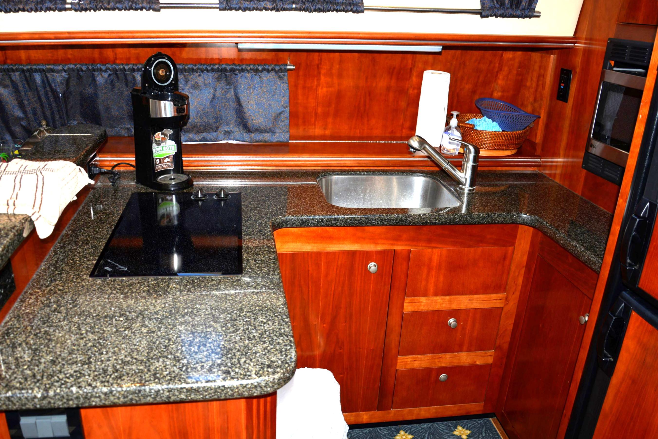 2006-cruisers-yachts-415-express-motoryacht-power-9695557-20250309134636752-1_XLARGE
