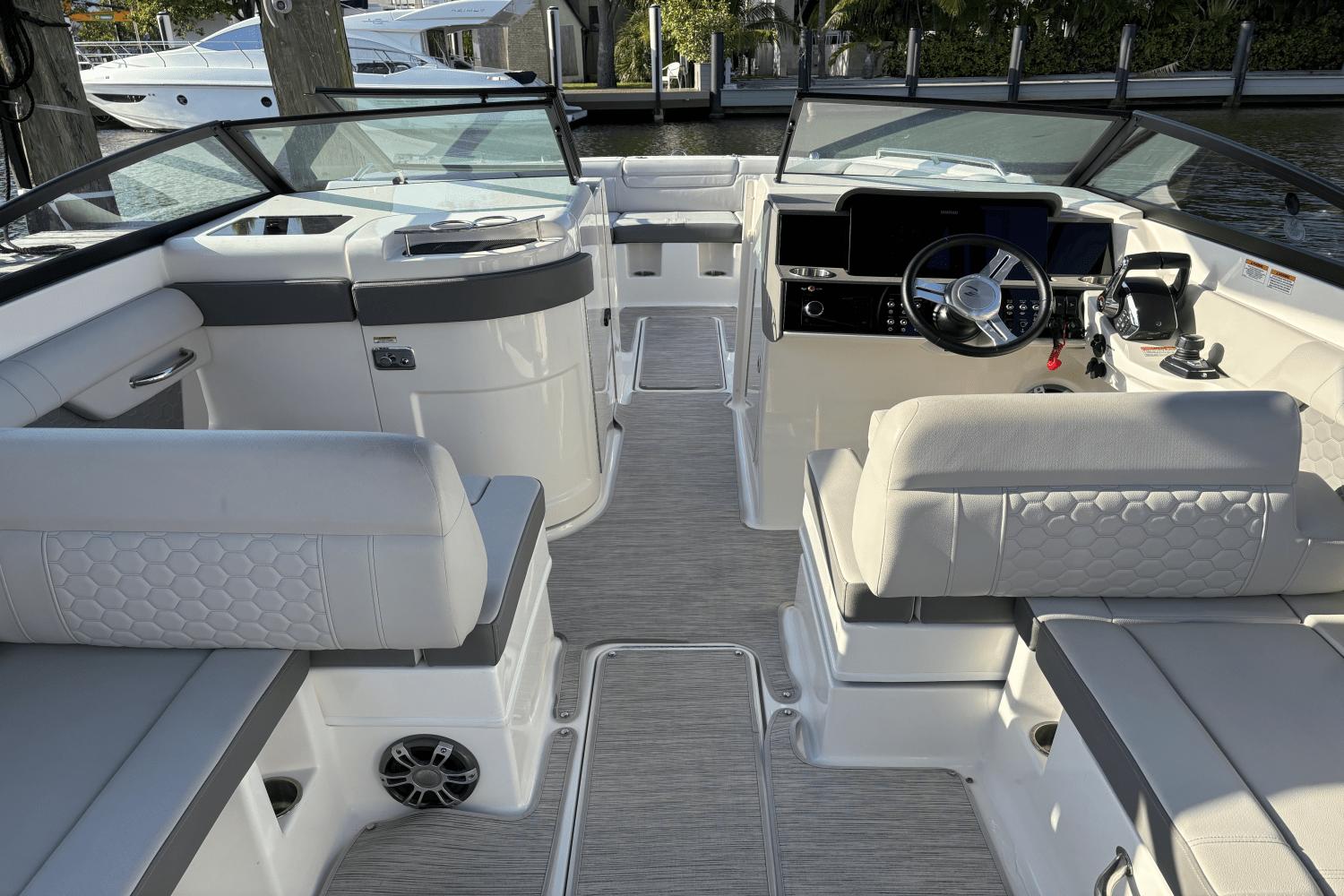 2023-sea-ray-290-sdx-ob-power-9755567-976796001-0-140420250927-20