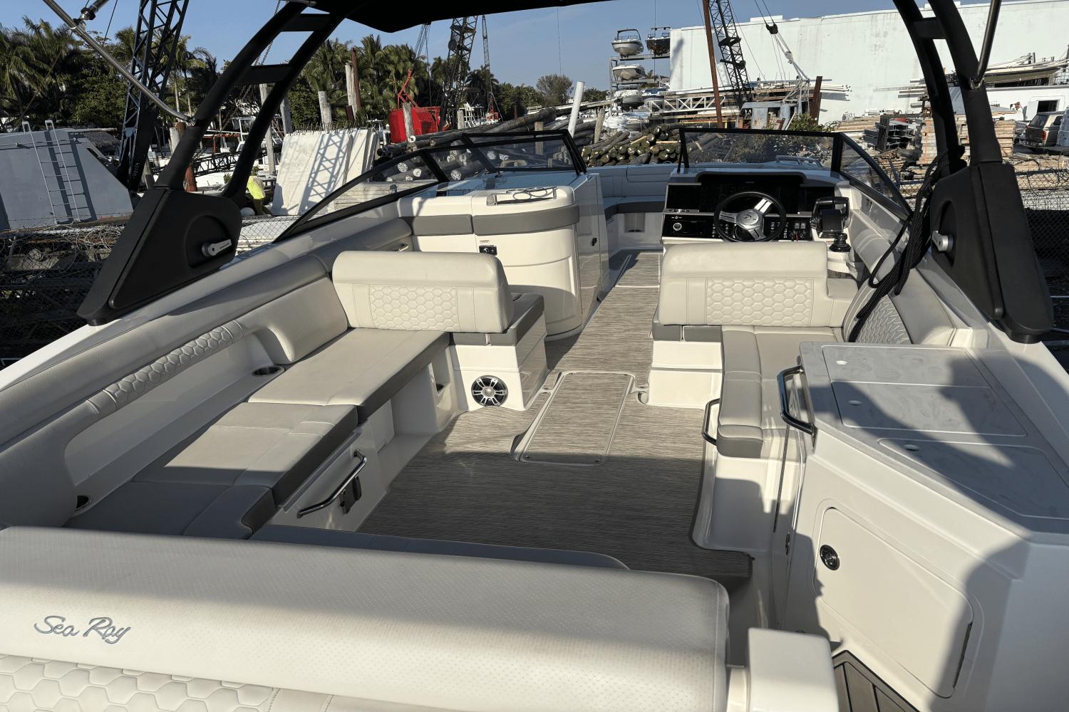 2023-sea-ray-290-sdx-ob-power-9755567-976796004-0-140420250927-35