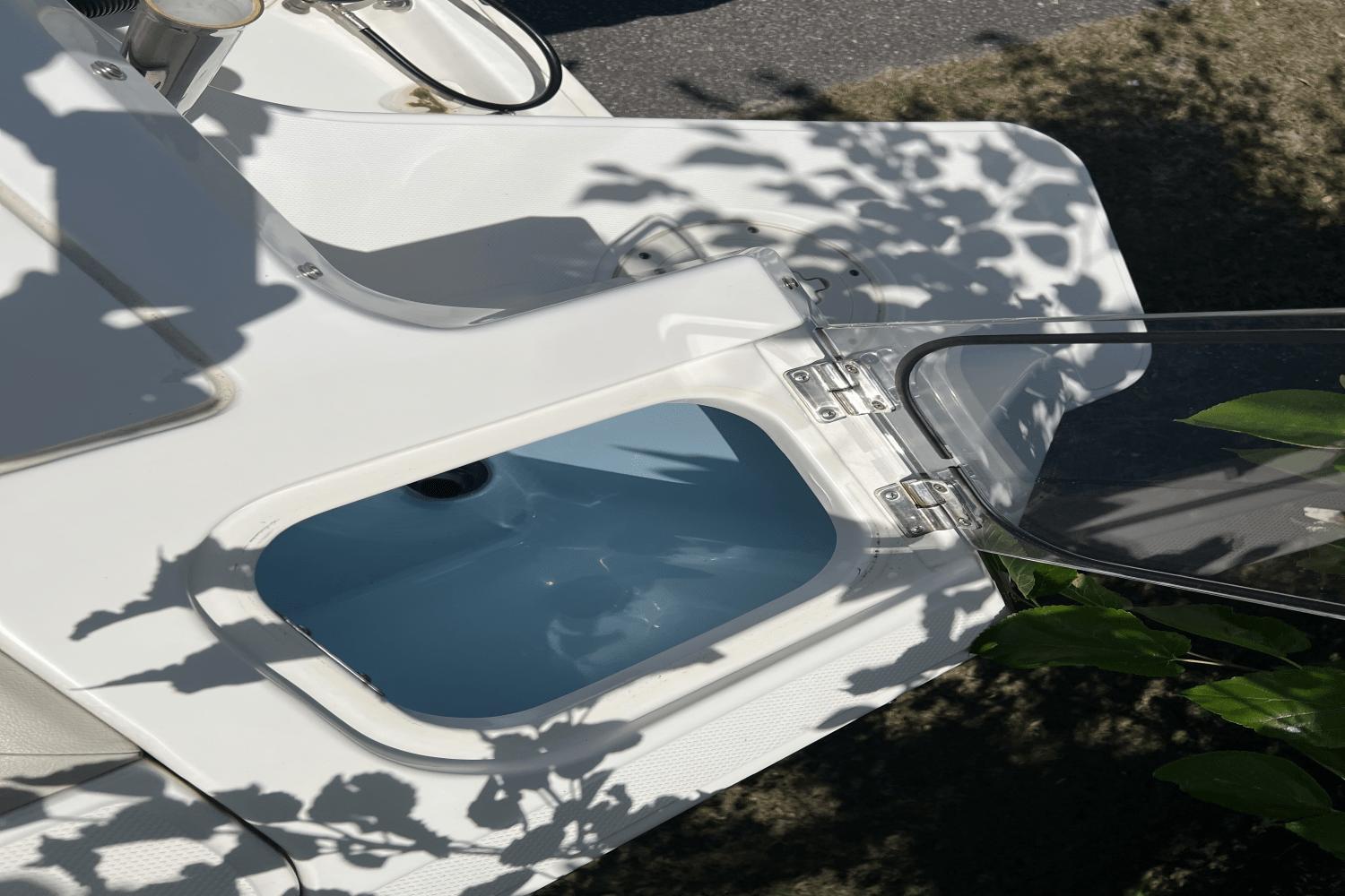 2023-boston-whaler-240-vantage-power-9795569-978339793-0-160520250635-8