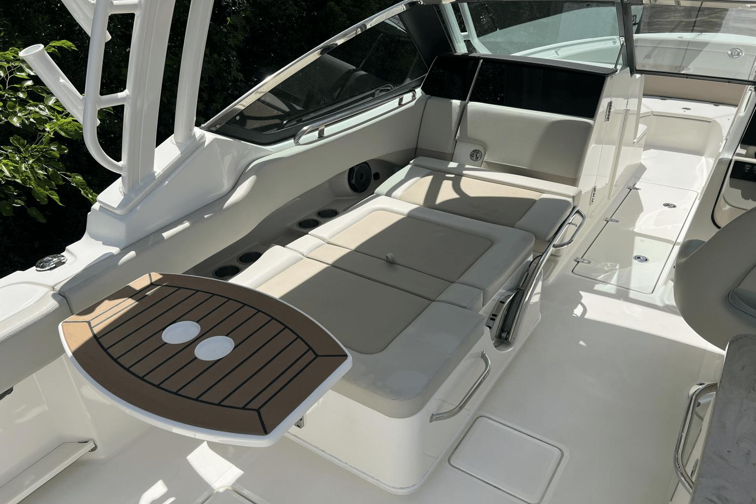 2023-boston-whaler-240-vantage-power-9795569-978339801-0-160520250635-5