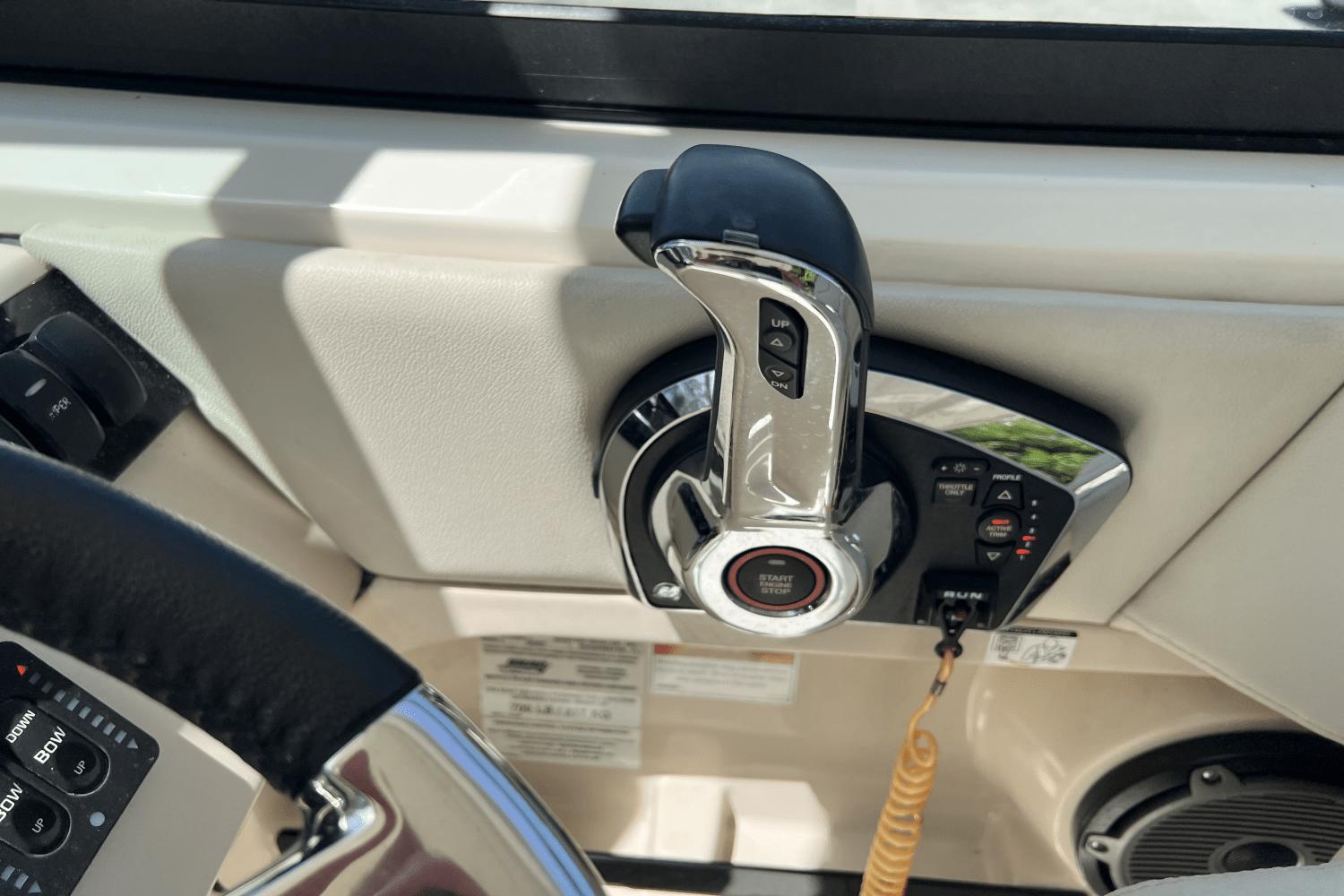 2023-boston-whaler-240-vantage-power-9795569-978339802-0-160520250635-13