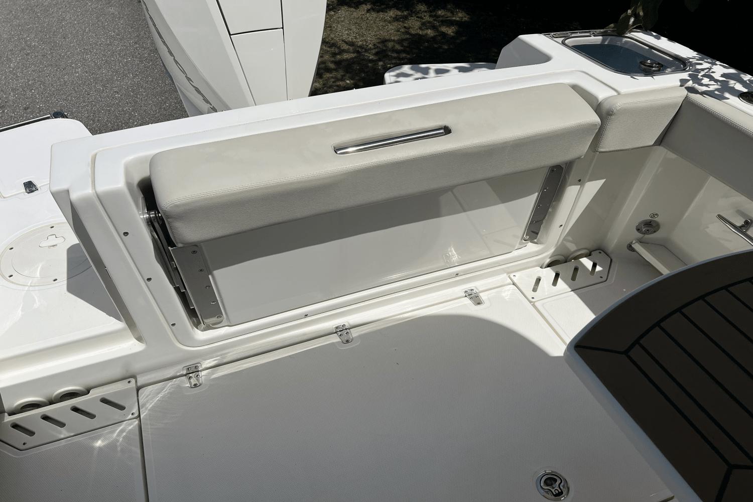 2023-boston-whaler-240-vantage-power-9795569-978339804-0-160520250635-6