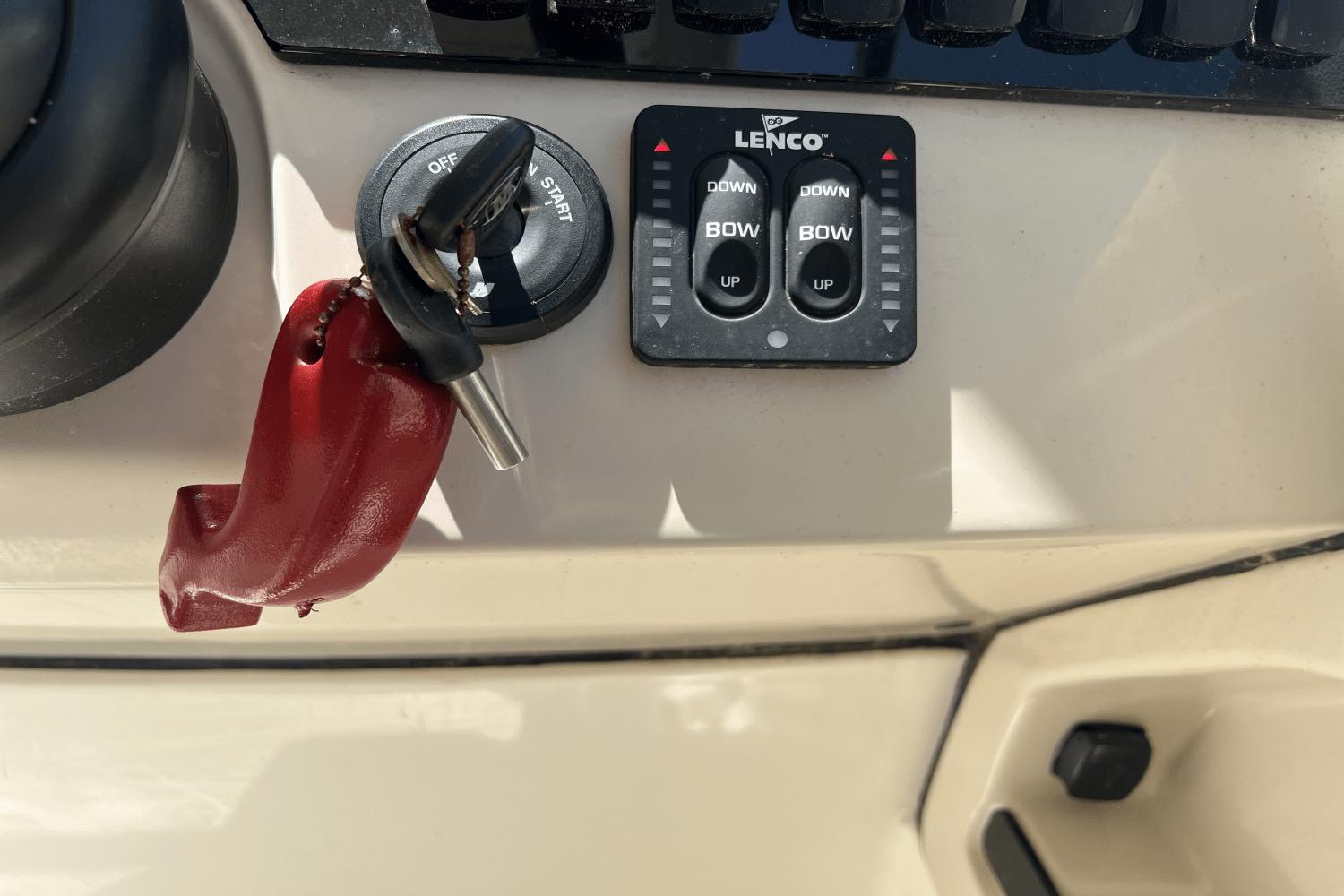 2023-boston-whaler-240-vantage-power-9795569-978339806-0-160520250635-14