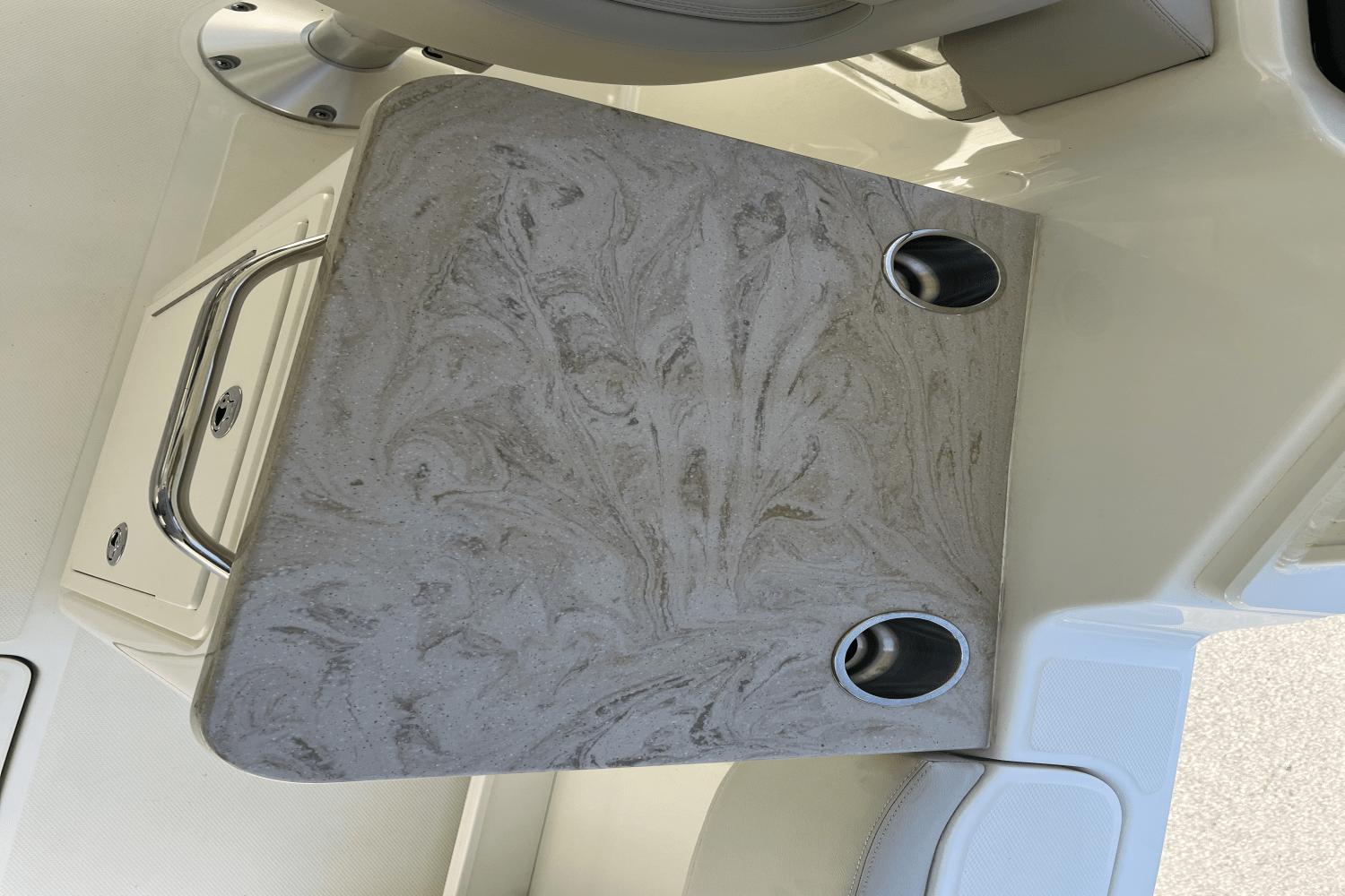 2023-boston-whaler-240-vantage-power-9795569-978339814-0-160520250635-9