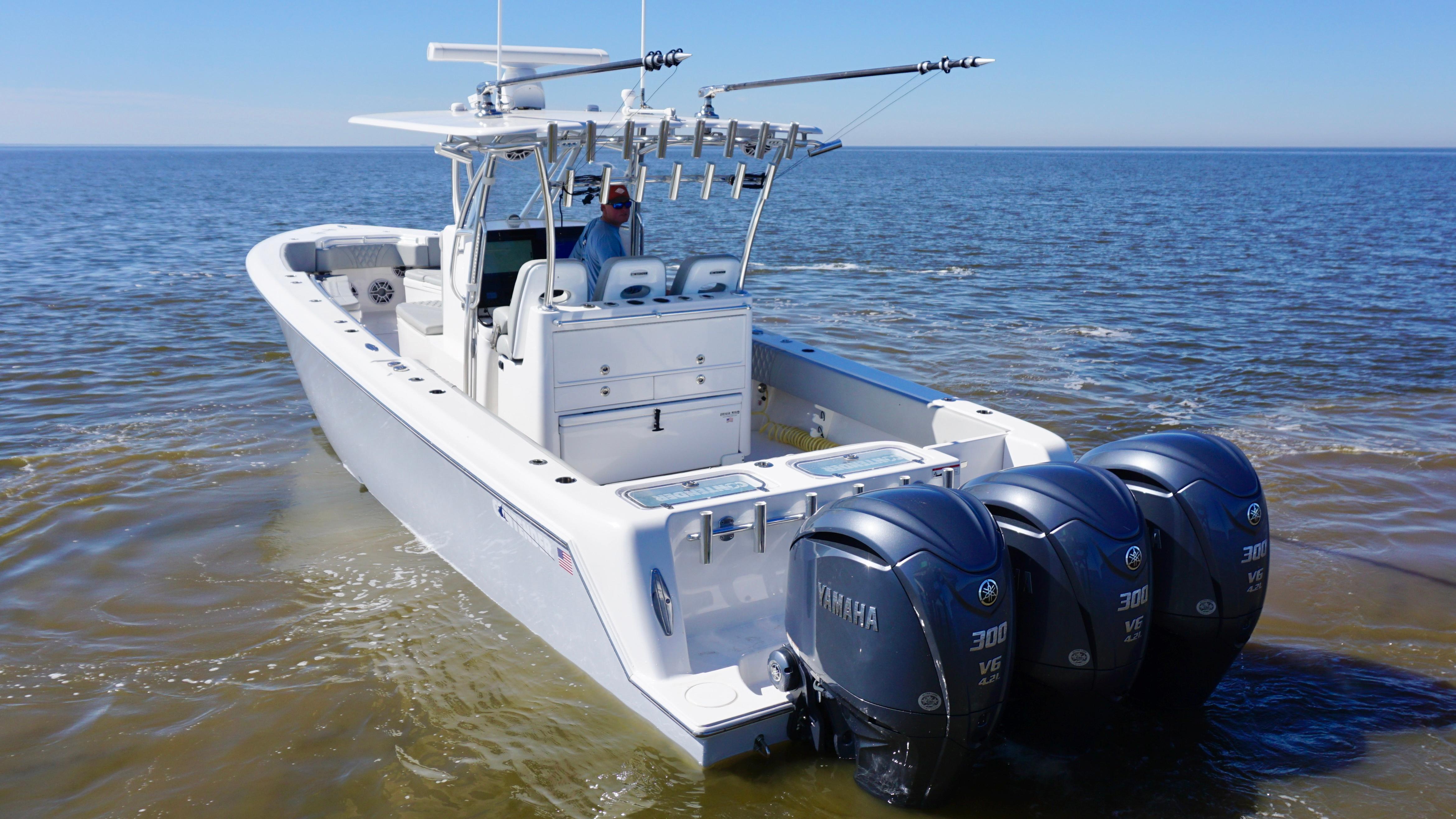 2023 Contender 35 ST - Image 4