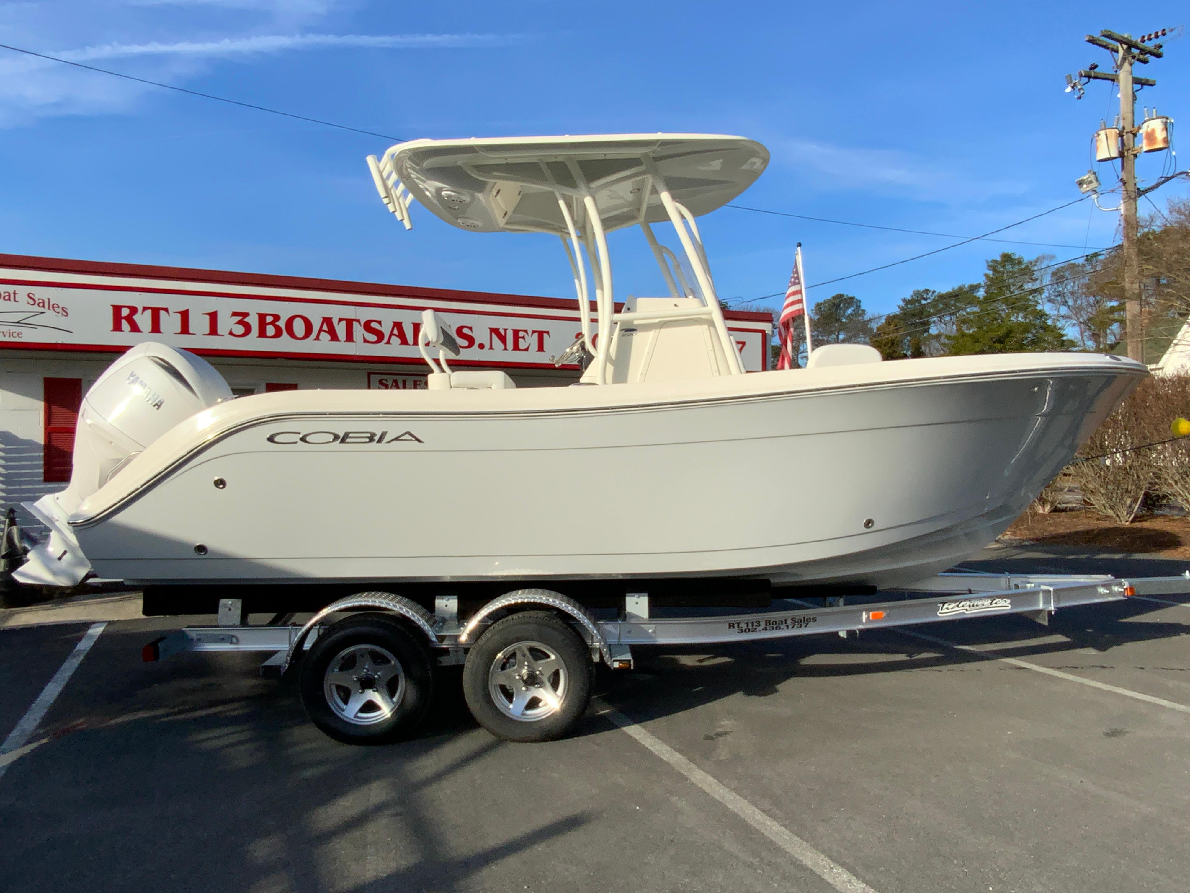 2025 Cobia 220 Center Console