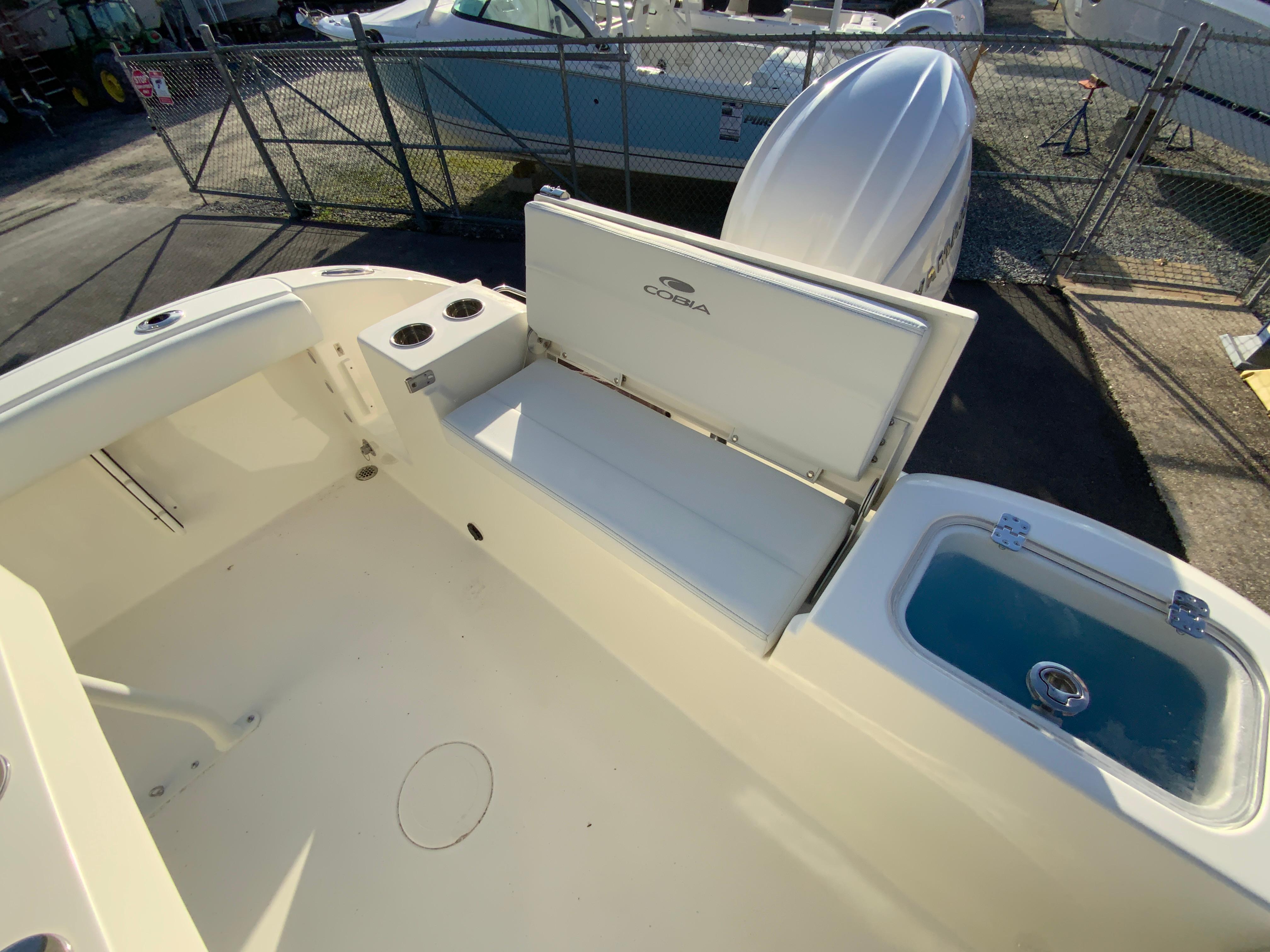 2025 Cobia 220 Center Console-15