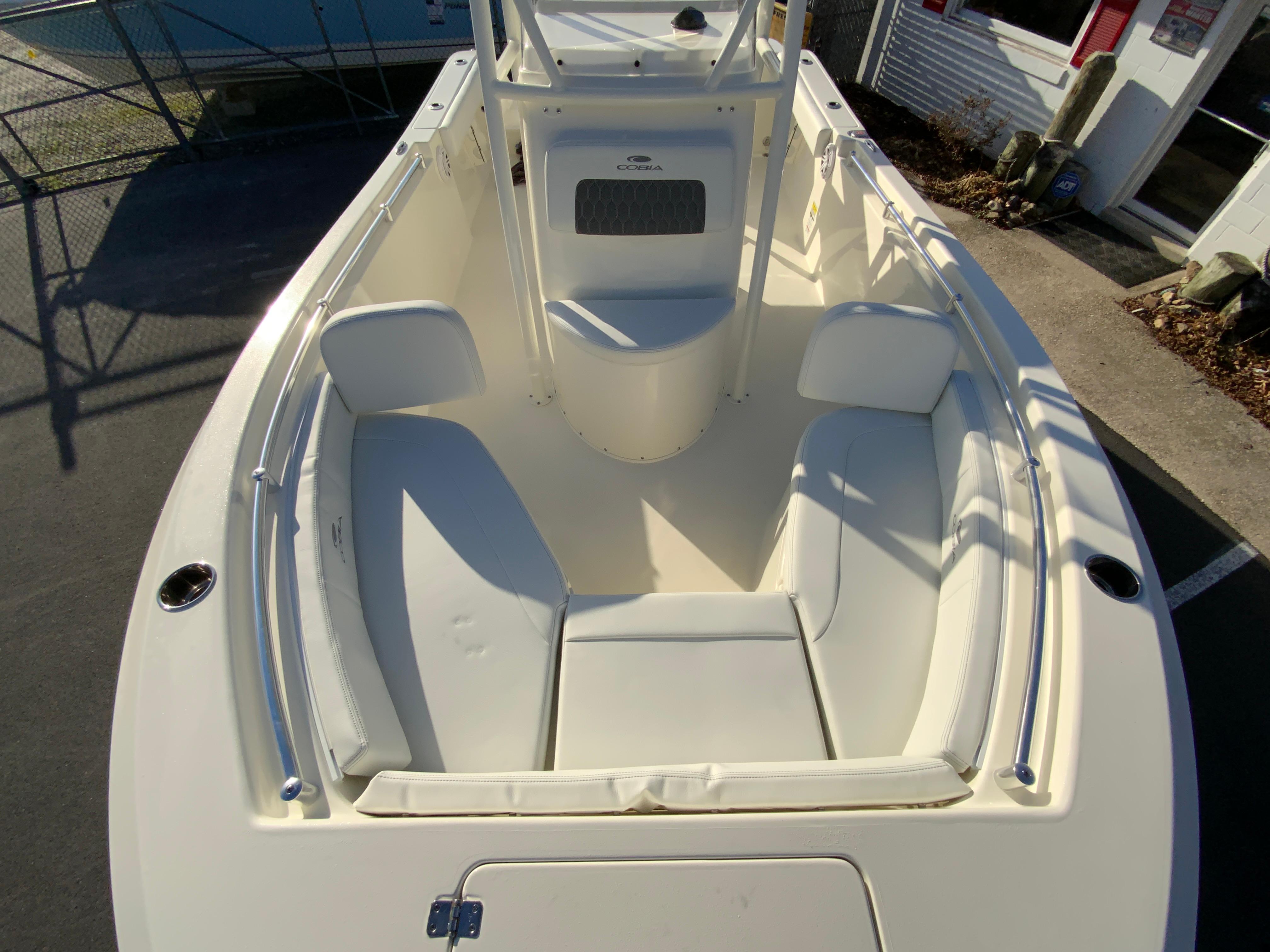 2025 Cobia 220 Center Console-28