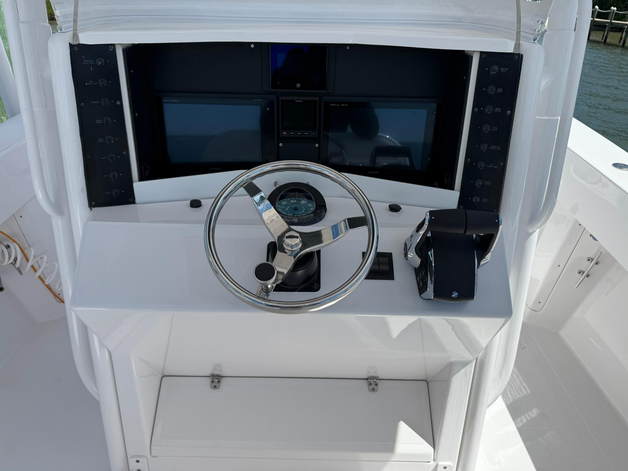1998-venture-center-console-power-9725584-20250324083203743-1_XLARGE