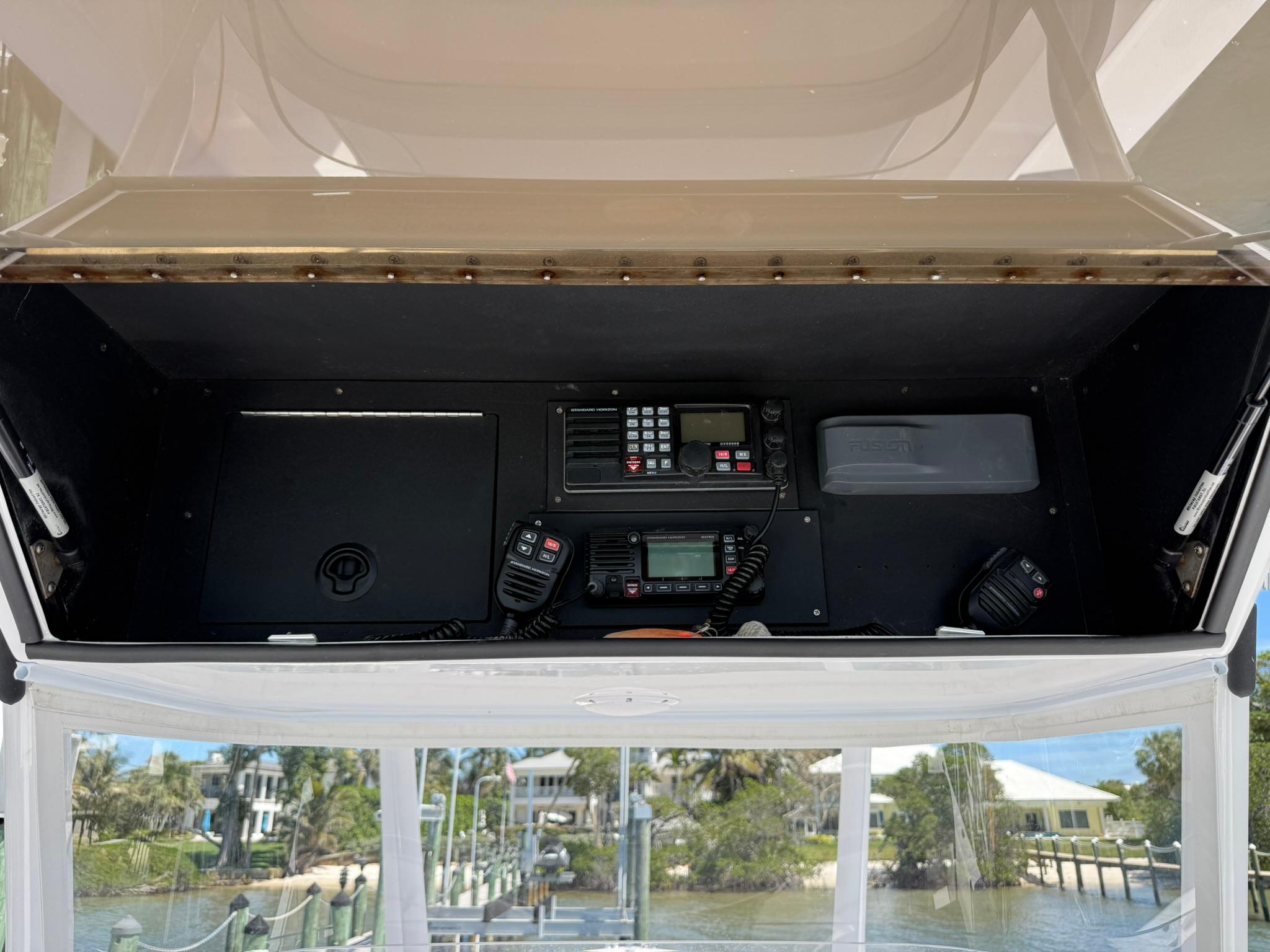 1998-venture-center-console-power-9725584-20250324083205841-1_XLARGE