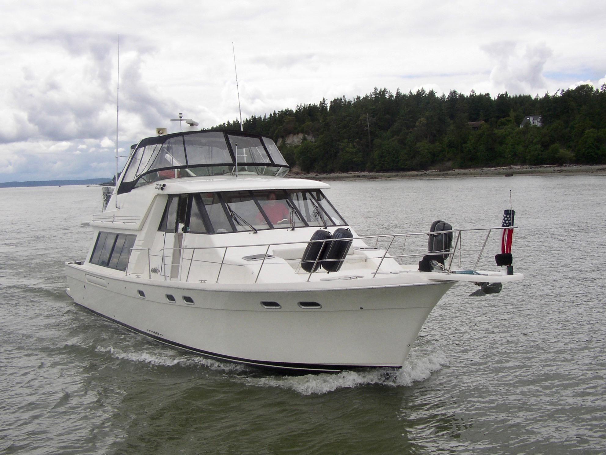 Bayliner 4788 Pilot House w/ THRUSTER