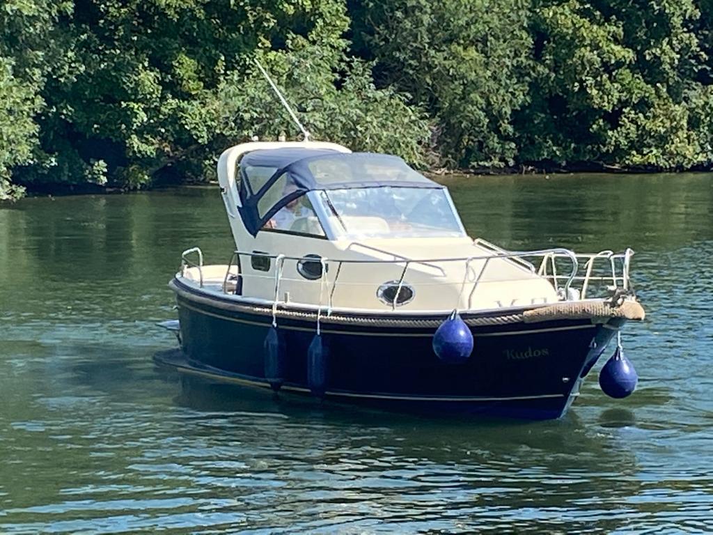 2000 Antaris Cabinato 750