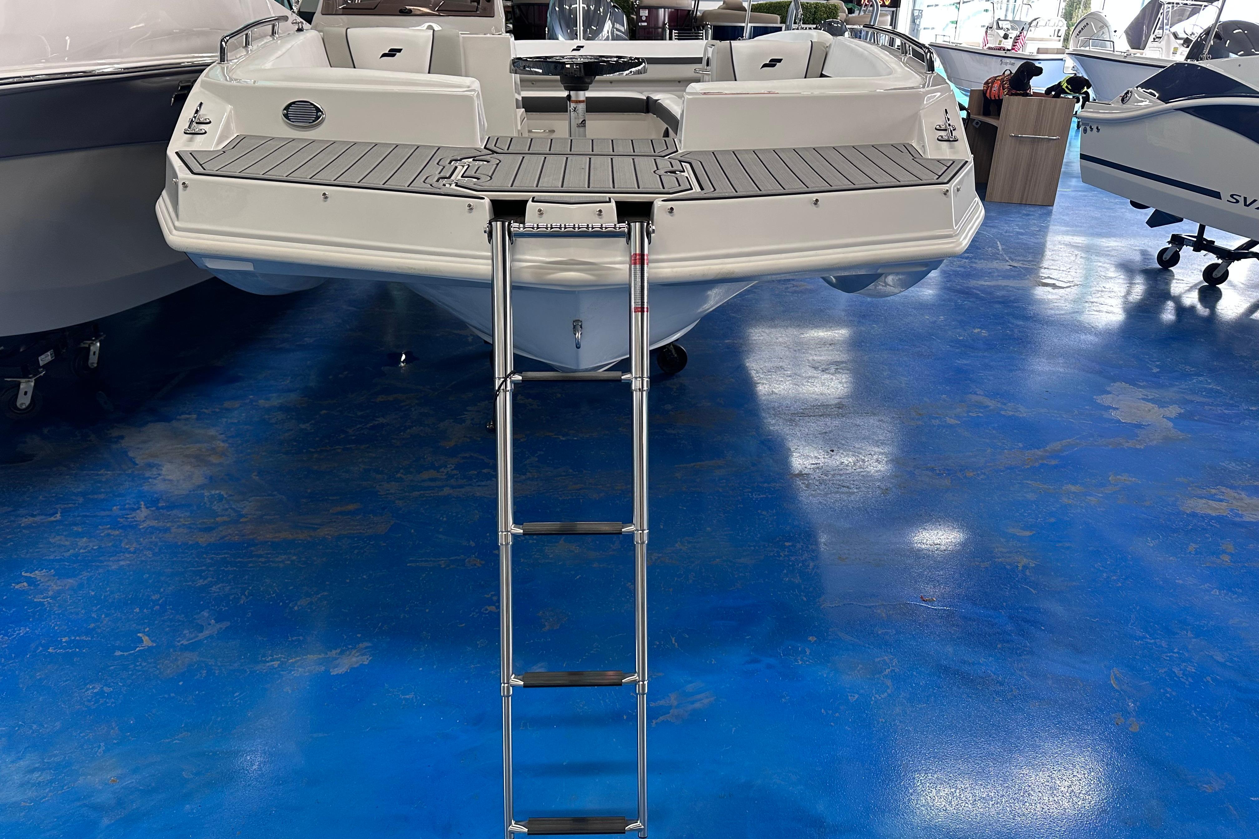 2026 Starcraft SVX 191 OB 3