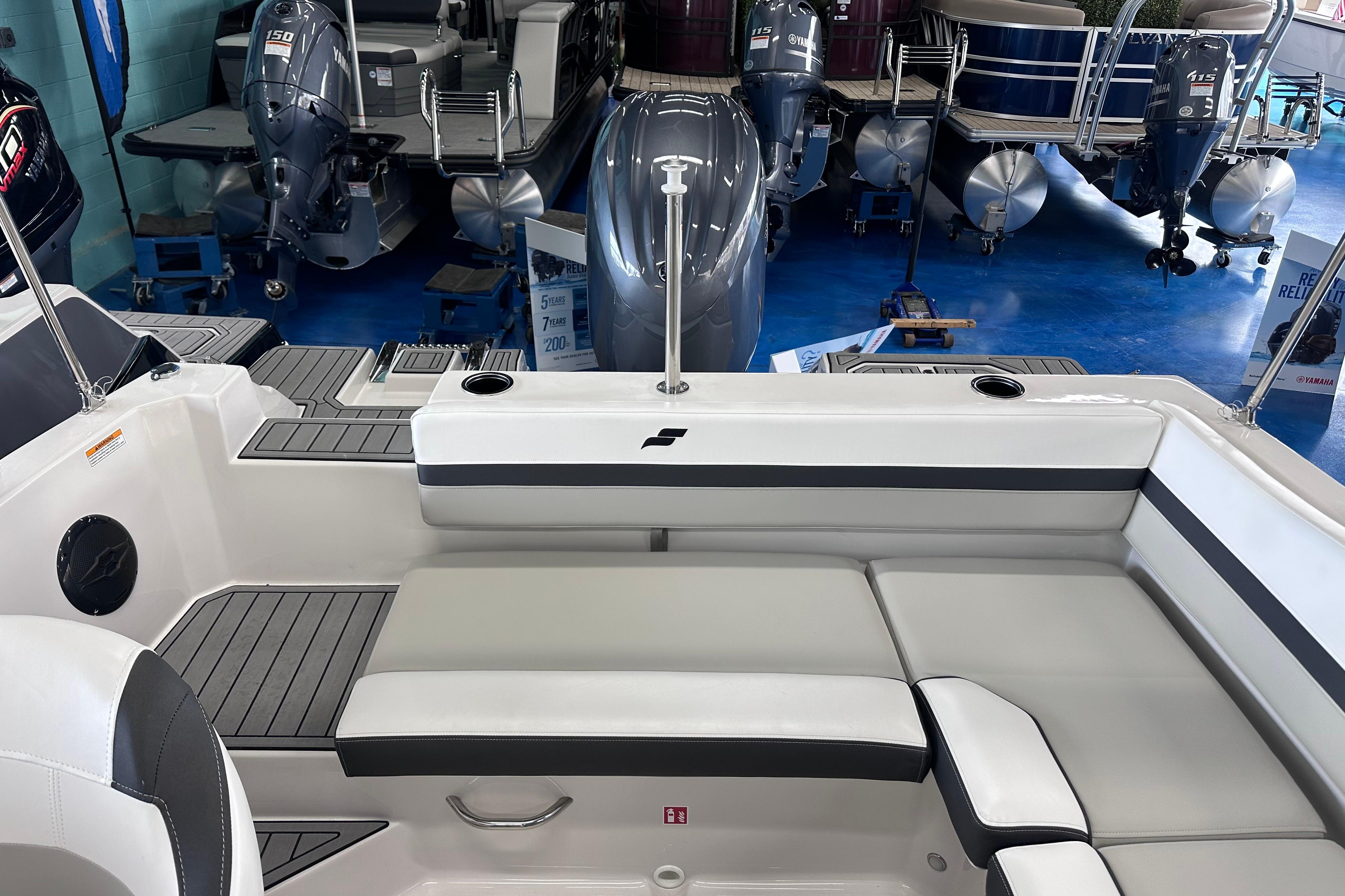 2026 Starcraft SVX 191 OB 9