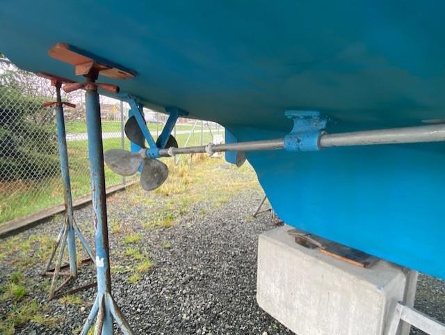 Ocean Alexander-50 MK1 1980 -WA-US-Ocean Alexander 50 MK1 (1980) boat propeller and hull on stands.-9725618 | Thumbnail